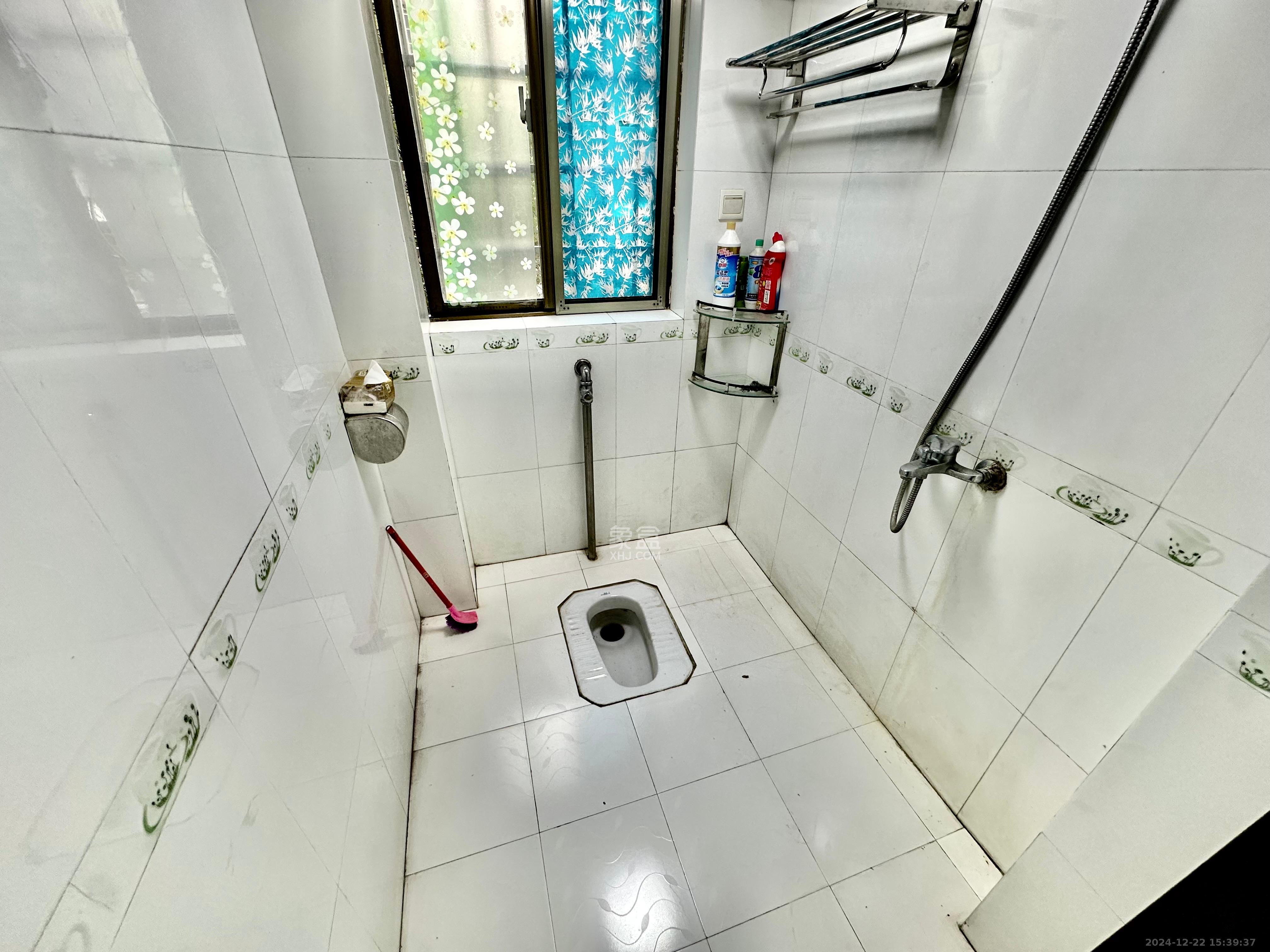 金峰小区北院(七里营社区)  3室2厅2卫    2200.0元/月 金峰小区北院(七里营社区)  3室2厅2卫    2200.0元/月室内图