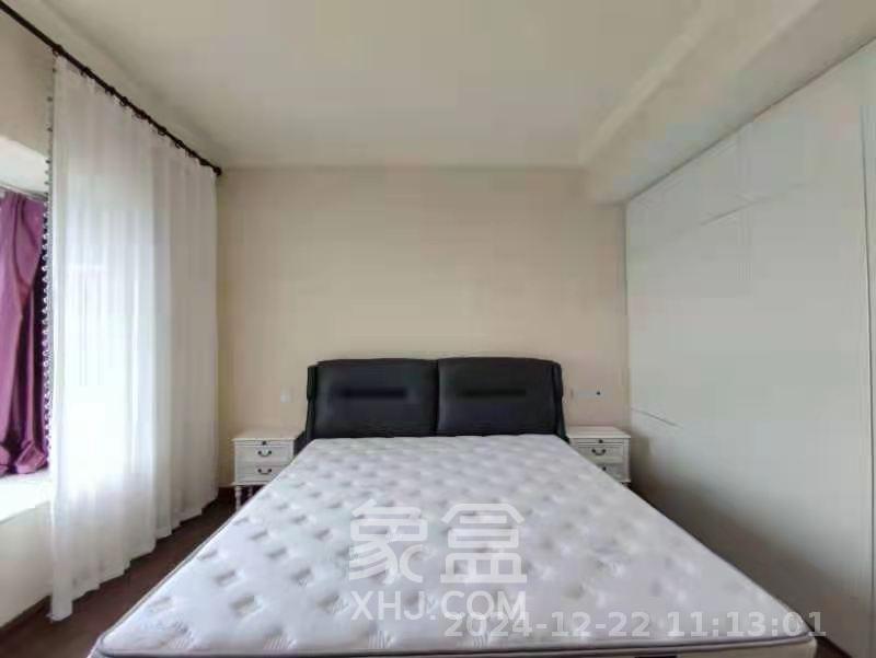 碧桂园中央花园  4室2厅2卫   3500.00元/月室内图