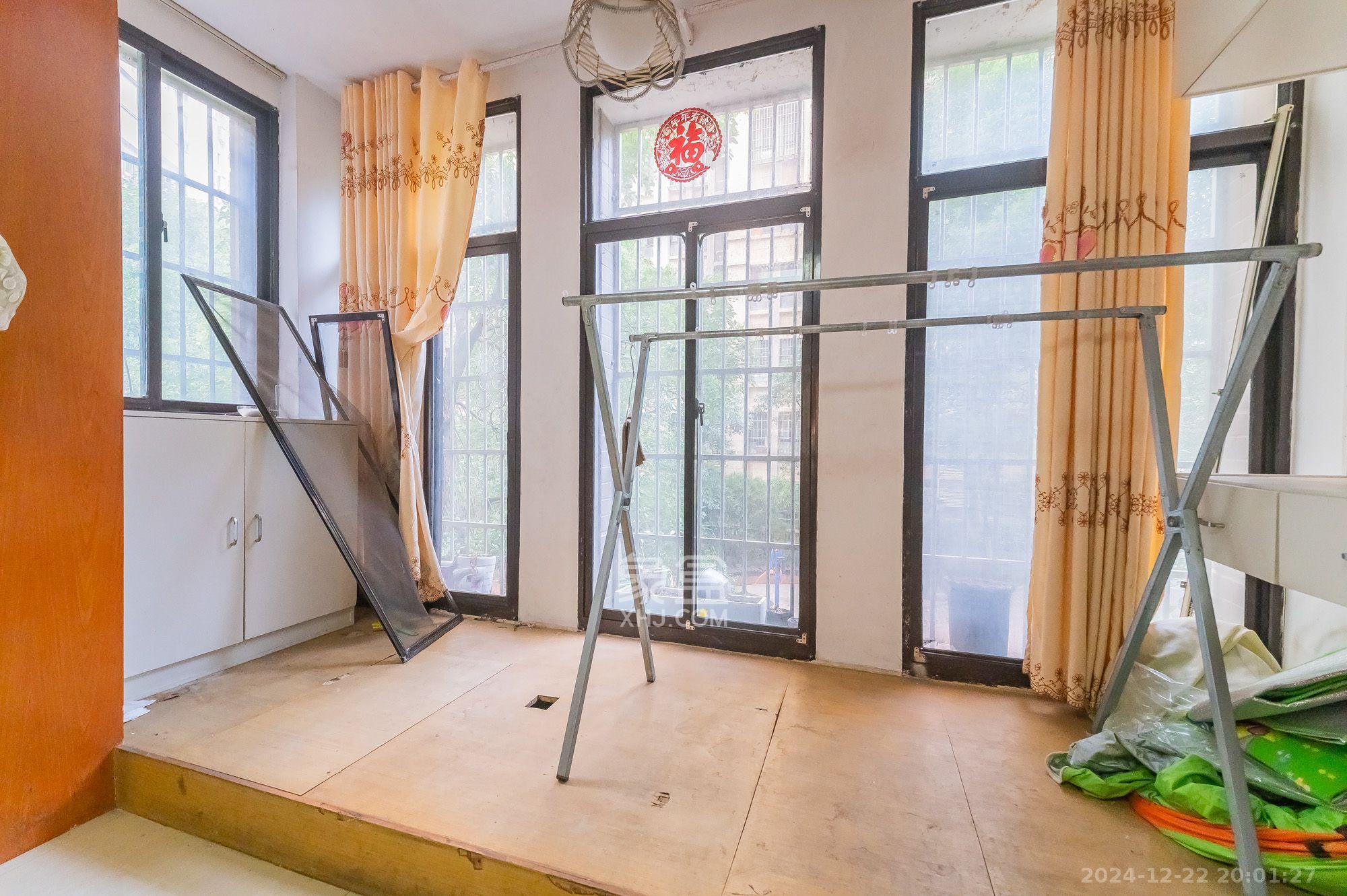 爱琴海岸 1室2厅2卫 1700.0元/月 爱琴海岸 1室2厅2卫 1700.0元/月室内图