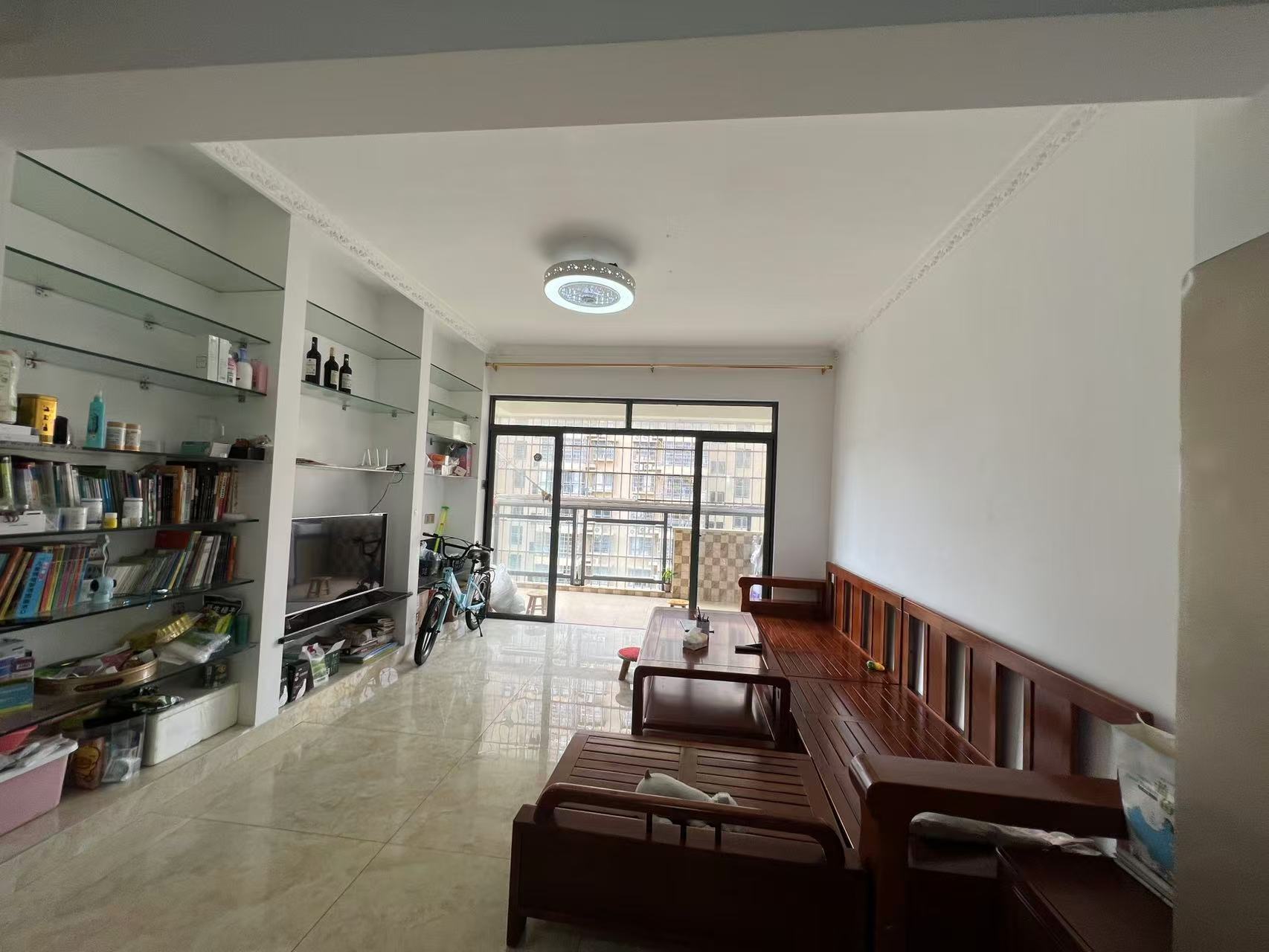 枫林雅郡 2室2厅2卫 130.0万 枫林雅郡 2室2厅2卫 130.0万客厅