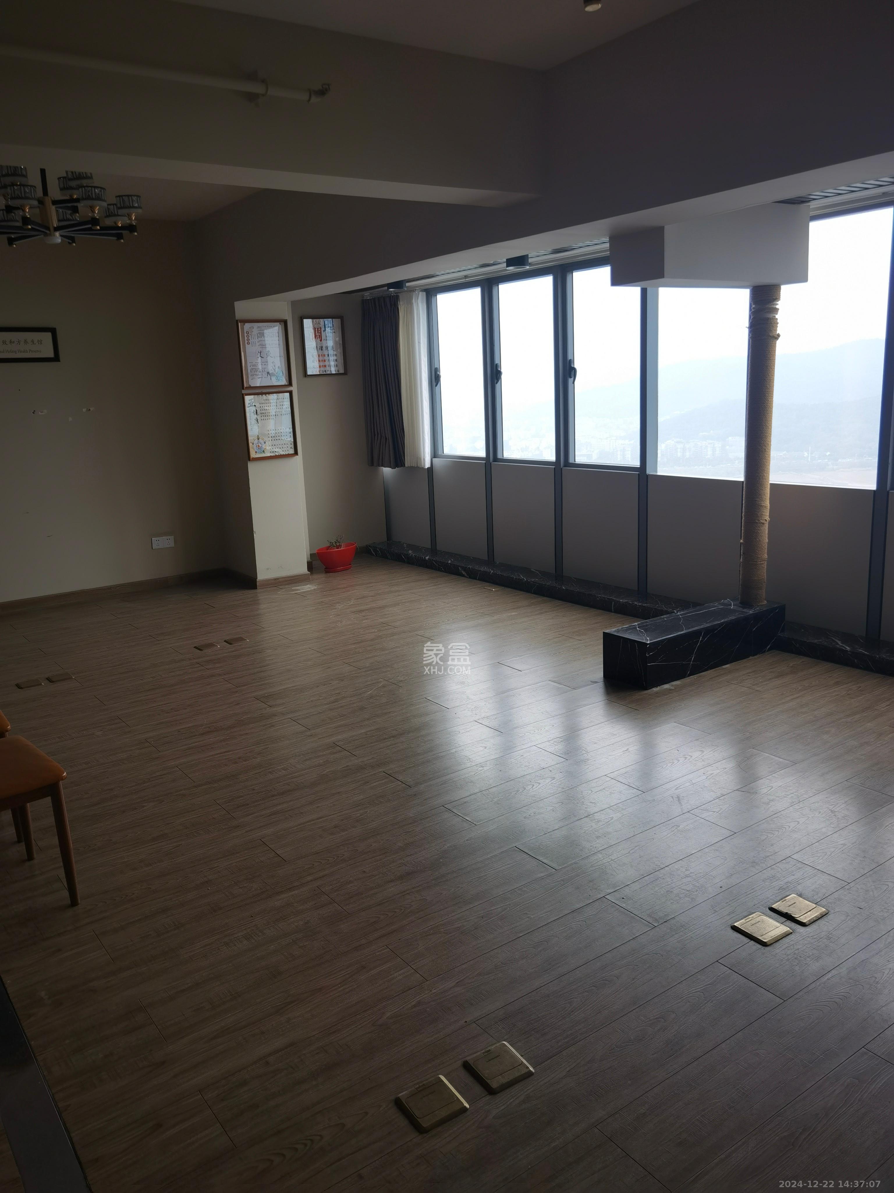 保利国际广场 1室1厅1卫 11000.0元/月 保利国际广场 1室1厅1卫 11000.0元/月室内图