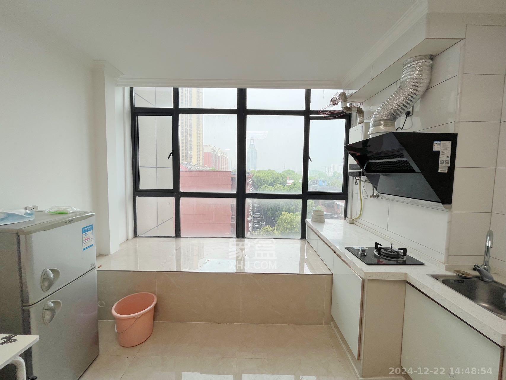 麓江春 2室1厅1卫 2500.0元/月 麓江春 2室1厅1卫 2500.0元/月室内图