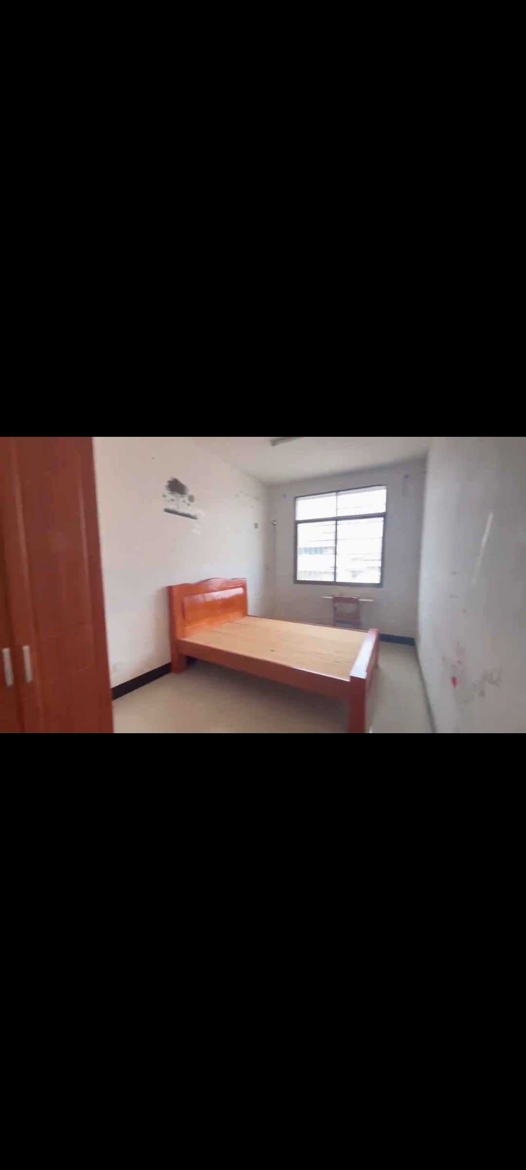 君怡家园  3室2厅2卫    40.0万 君怡家园  3室2厅2卫    40.0万客厅