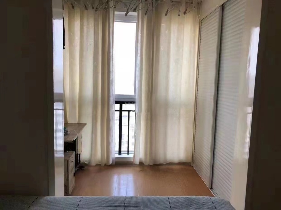 向都国际公馆  1室1厅1卫    1100.0元/月 向都国际公馆  1室1厅1卫    1100.0元/月室内图