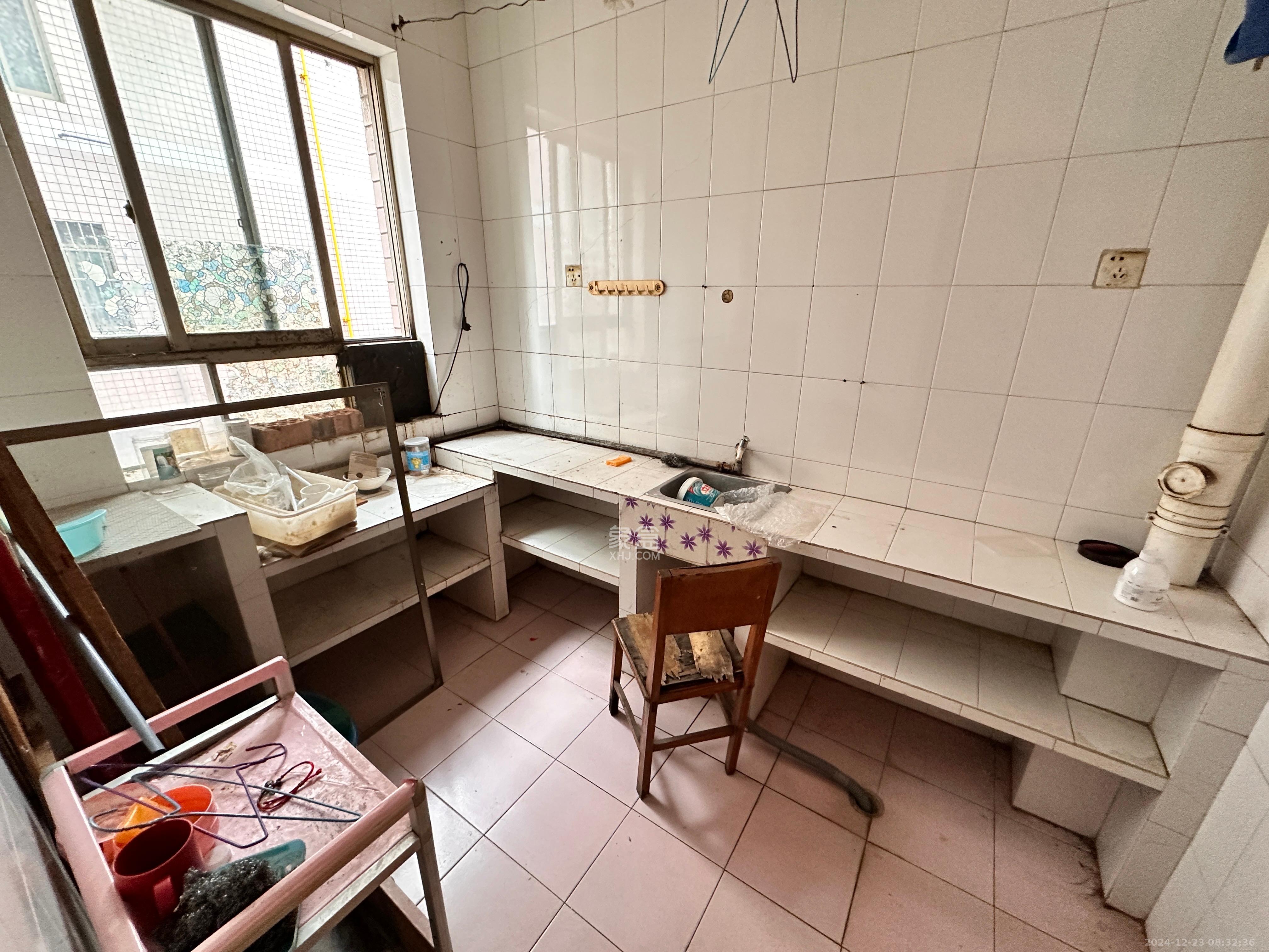 雄海花园 2室2厅1卫 1800.0元/月 雄海花园 2室2厅1卫 1800.0元/月室内图