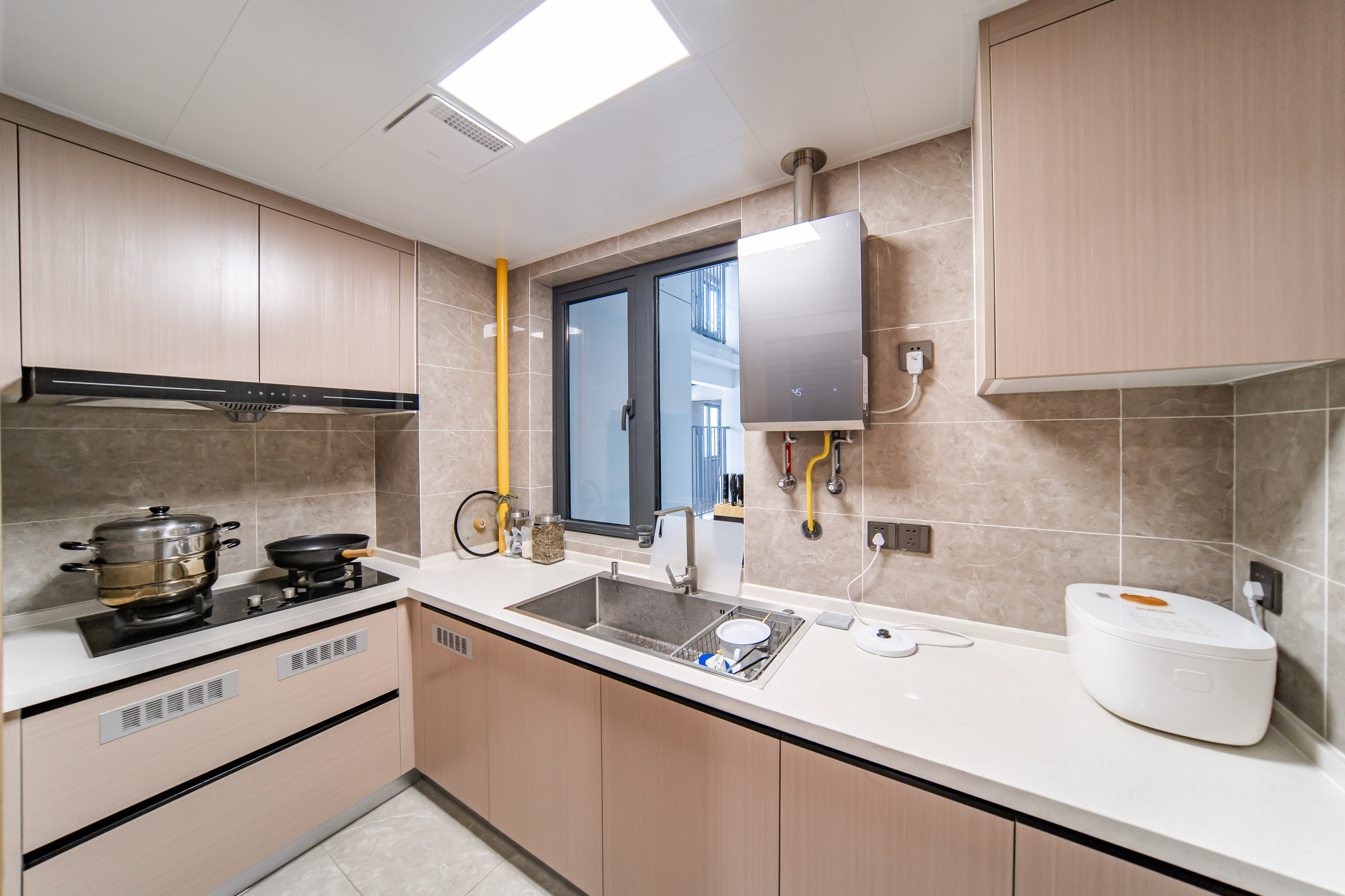 华润凯旋门一期 3室2厅2卫 150.0万 华润凯旋门一期 3室2厅2卫 150.0万厨房