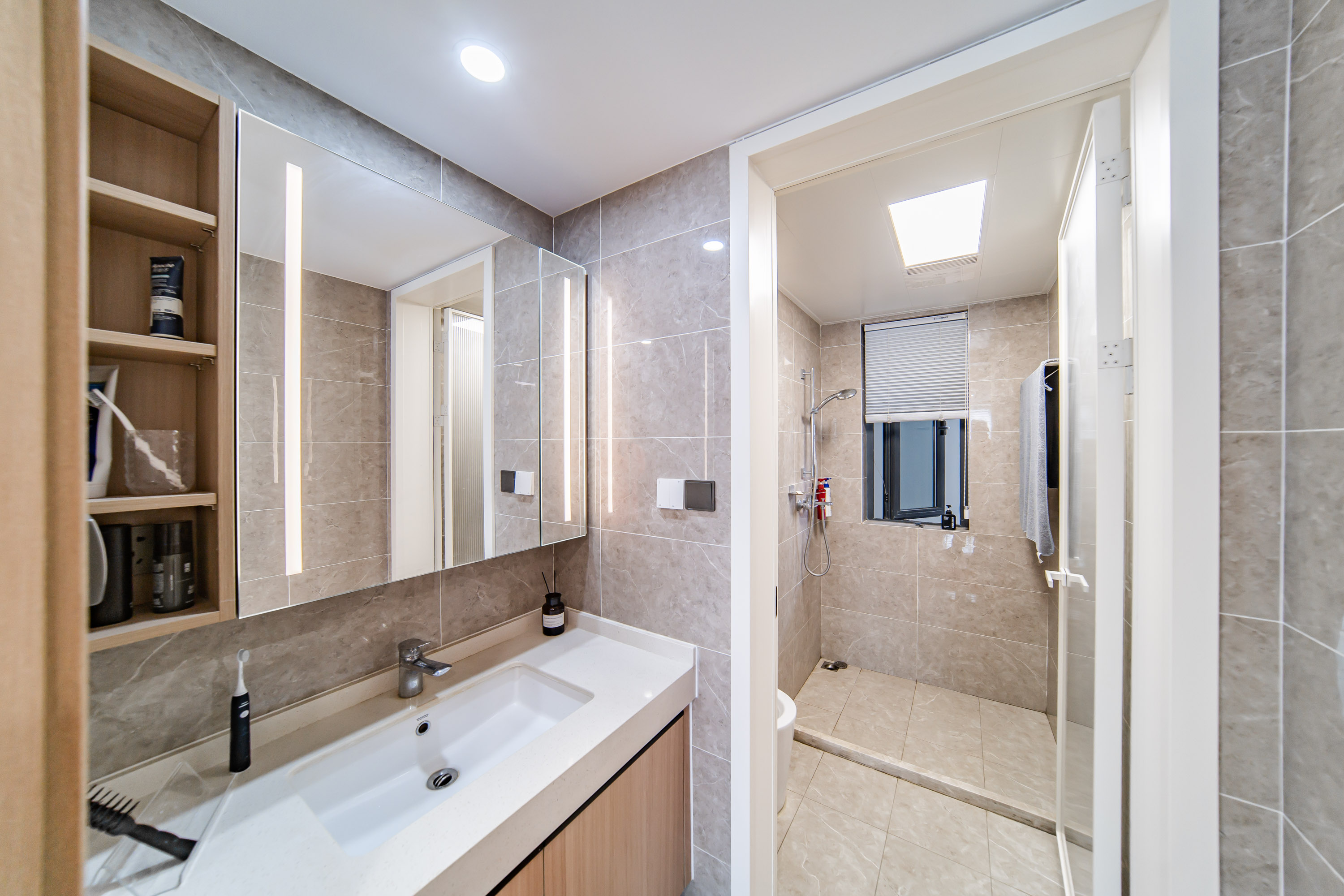 华润凯旋门一期 3室2厅2卫 150.0万 华润凯旋门一期 3室2厅2卫 150.0万卫生间