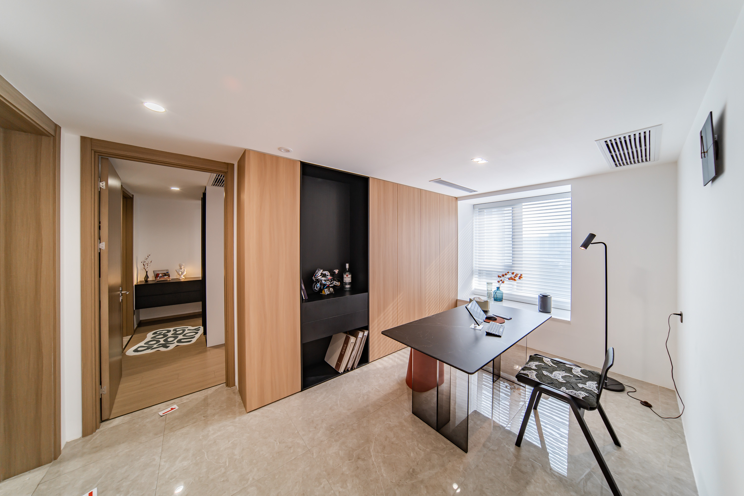 华润凯旋门一期 3室2厅2卫 150.0万 华润凯旋门一期 3室2厅2卫 150.0万卧室