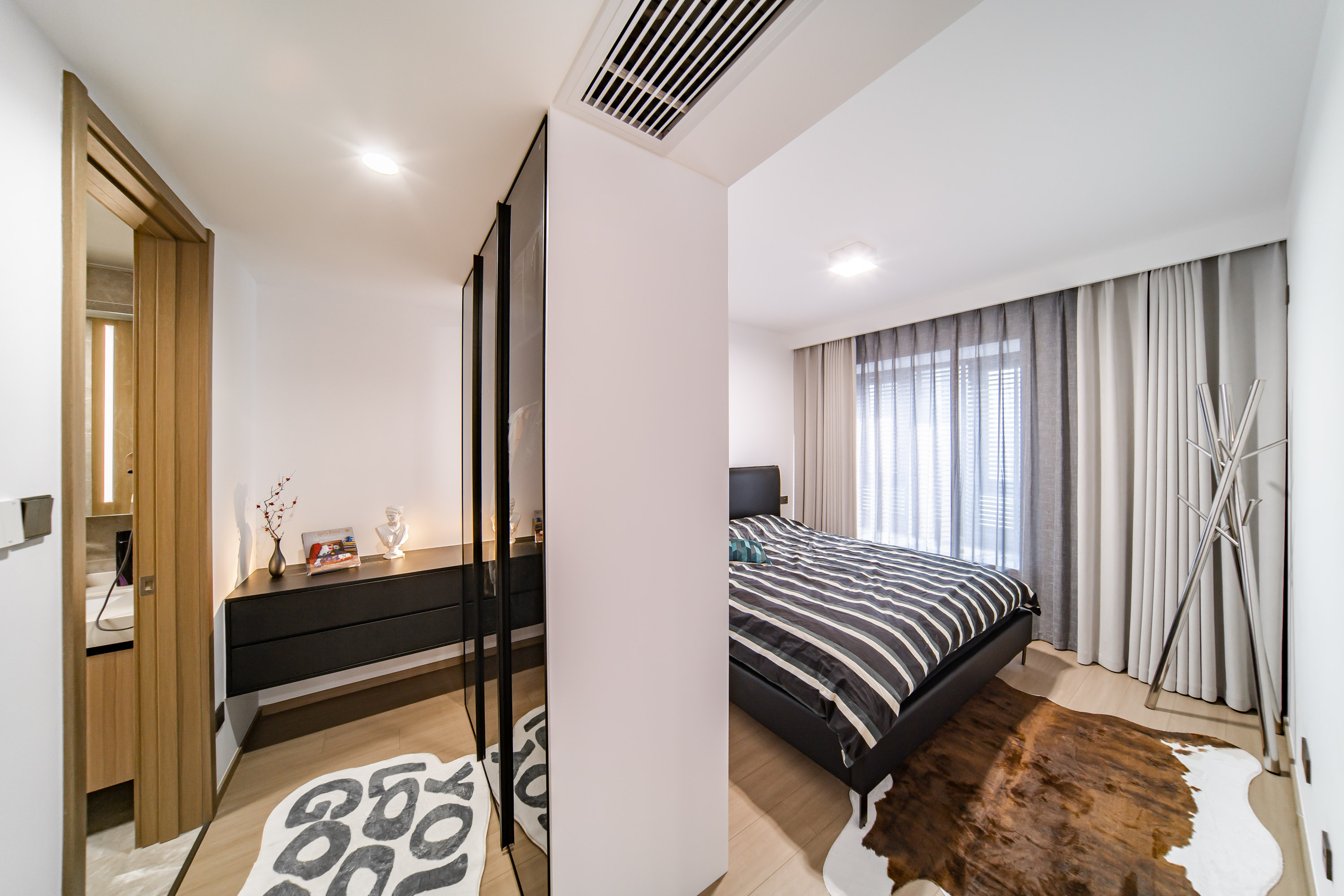 华润凯旋门一期 3室2厅2卫 150.0万 华润凯旋门一期 3室2厅2卫 150.0万卧室