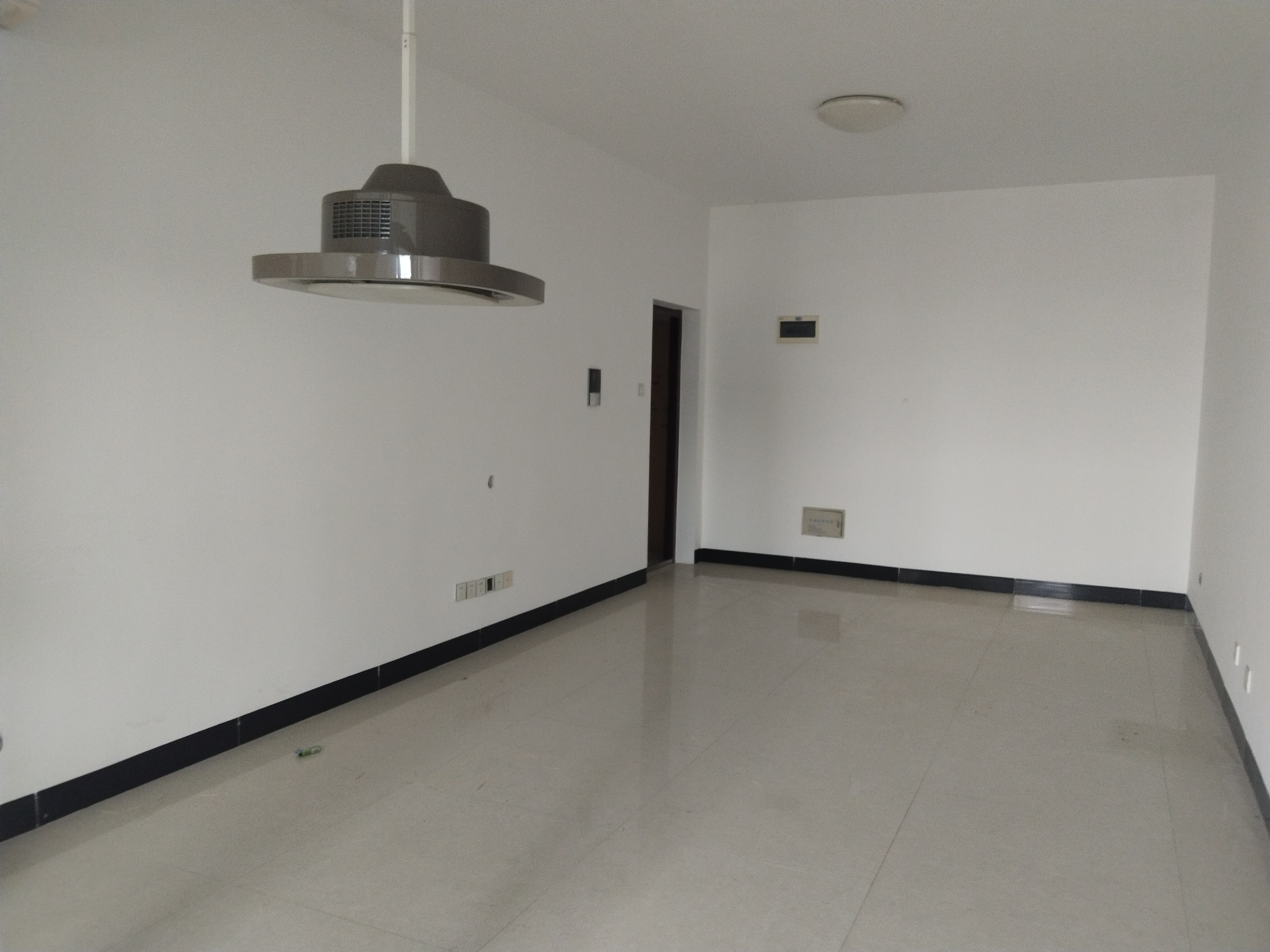 繁茂大厦  1室1厅1卫    16.8万 繁茂大厦  1室1厅1卫    16.8万室内图