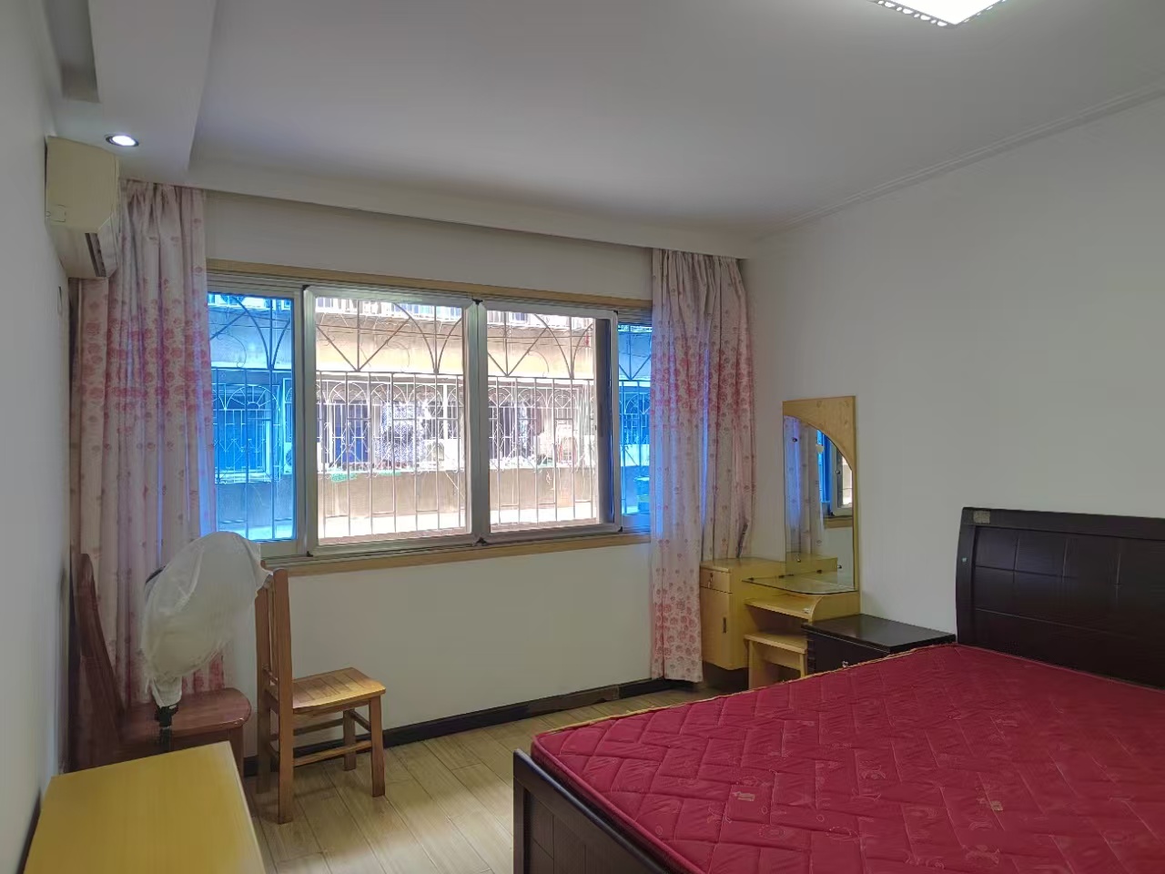 南大桥安居城(百姓市场) 2室2厅1卫 1600.0元/月 南大桥安居城(百姓市场) 2室2厅1卫 1600.0元/月室内图