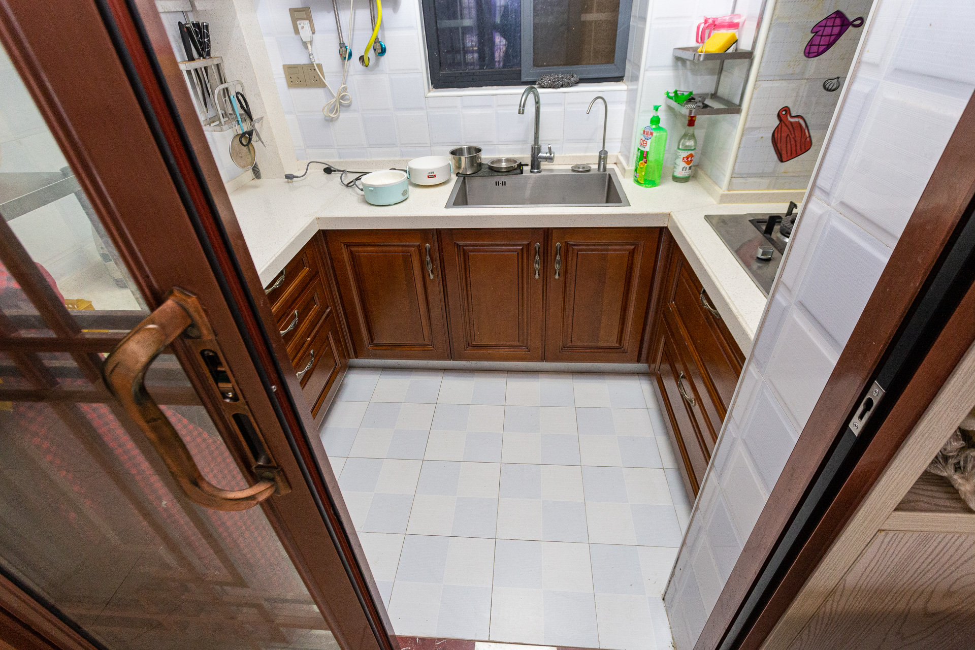 勤诚达新界 4室2厅2卫 99.0万 勤诚达新界 4室2厅2卫 99.0万厨房