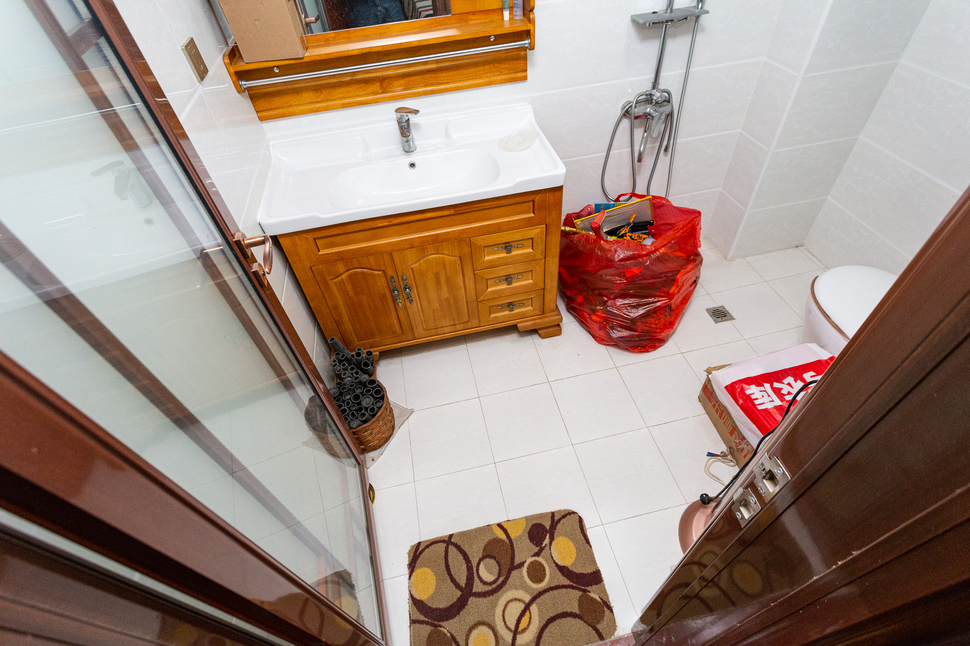 勤诚达新界 4室2厅2卫 99.0万 勤诚达新界 4室2厅2卫 99.0万卫生间