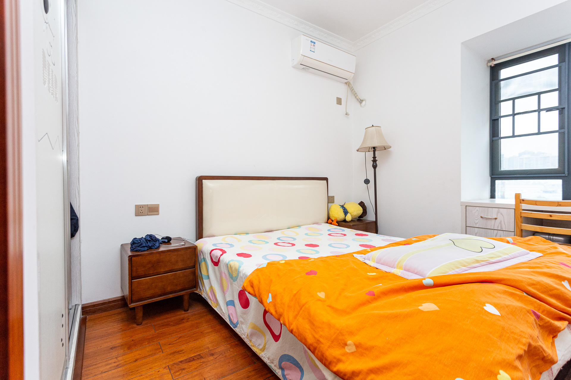 勤诚达新界 4室2厅2卫 99.0万 勤诚达新界 4室2厅2卫 99.0万卧室