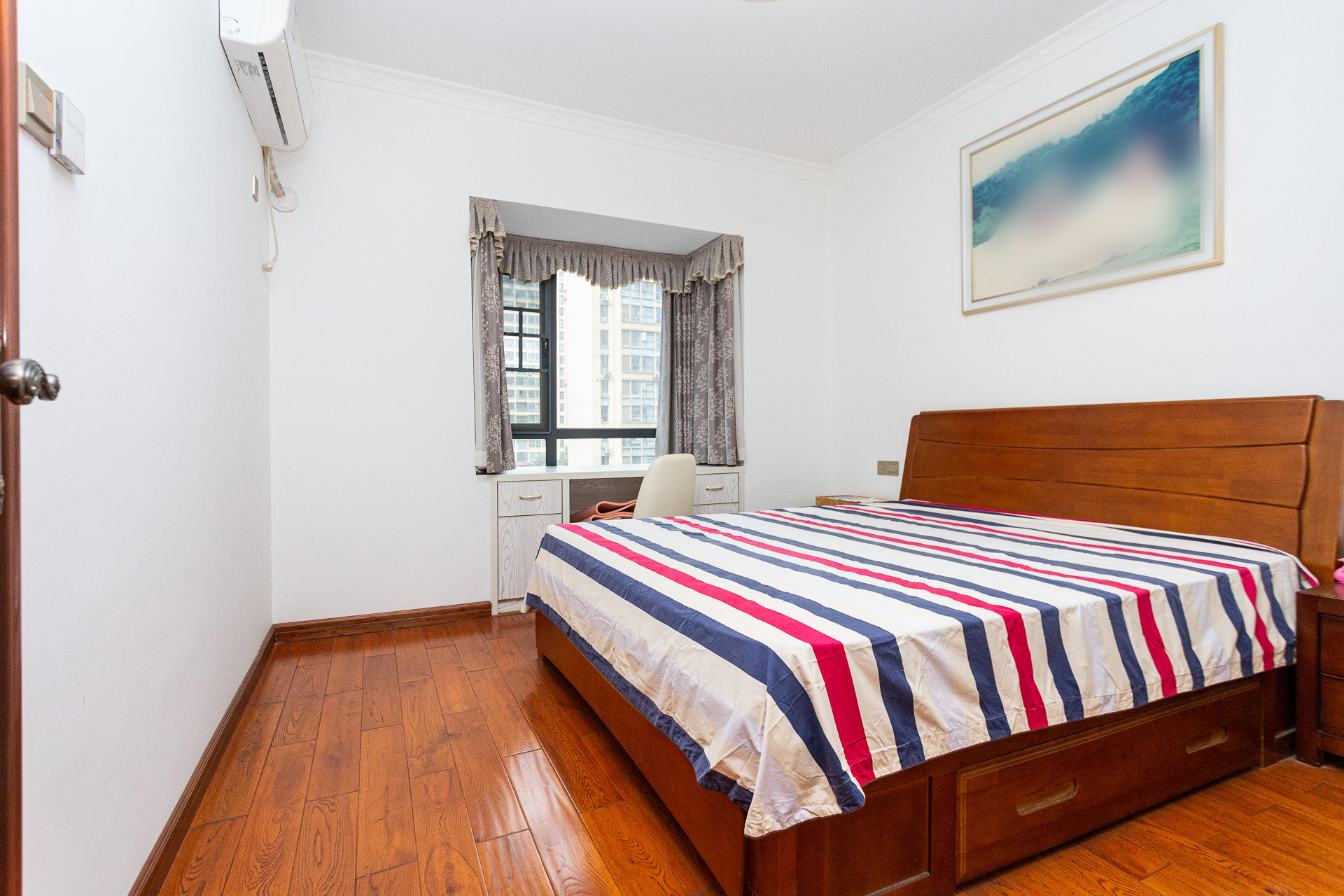 勤诚达新界 4室2厅2卫 99.0万 勤诚达新界 4室2厅2卫 99.0万卧室