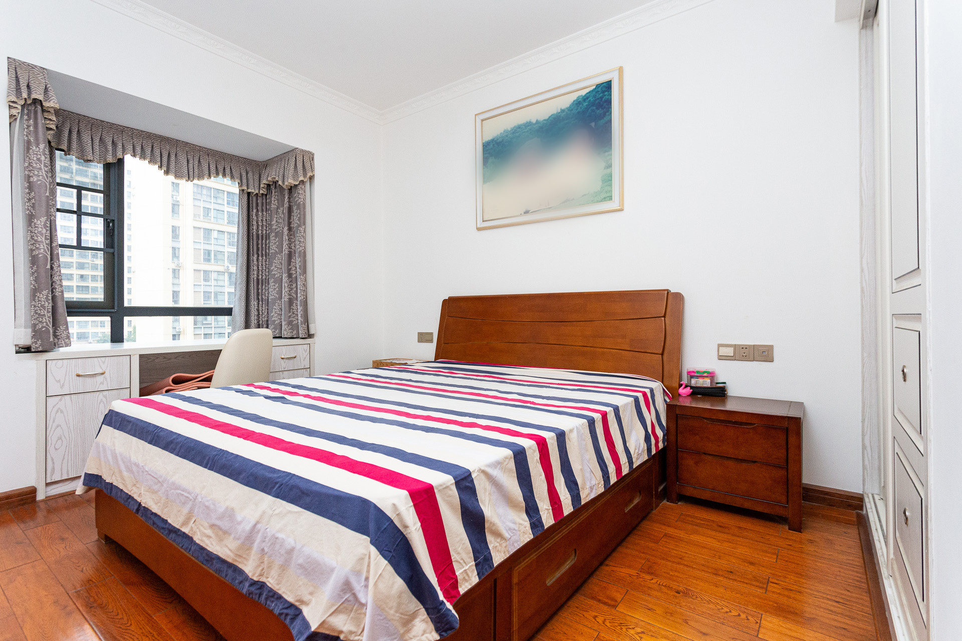 勤诚达新界 4室2厅2卫 99.0万 勤诚达新界 4室2厅2卫 99.0万卧室