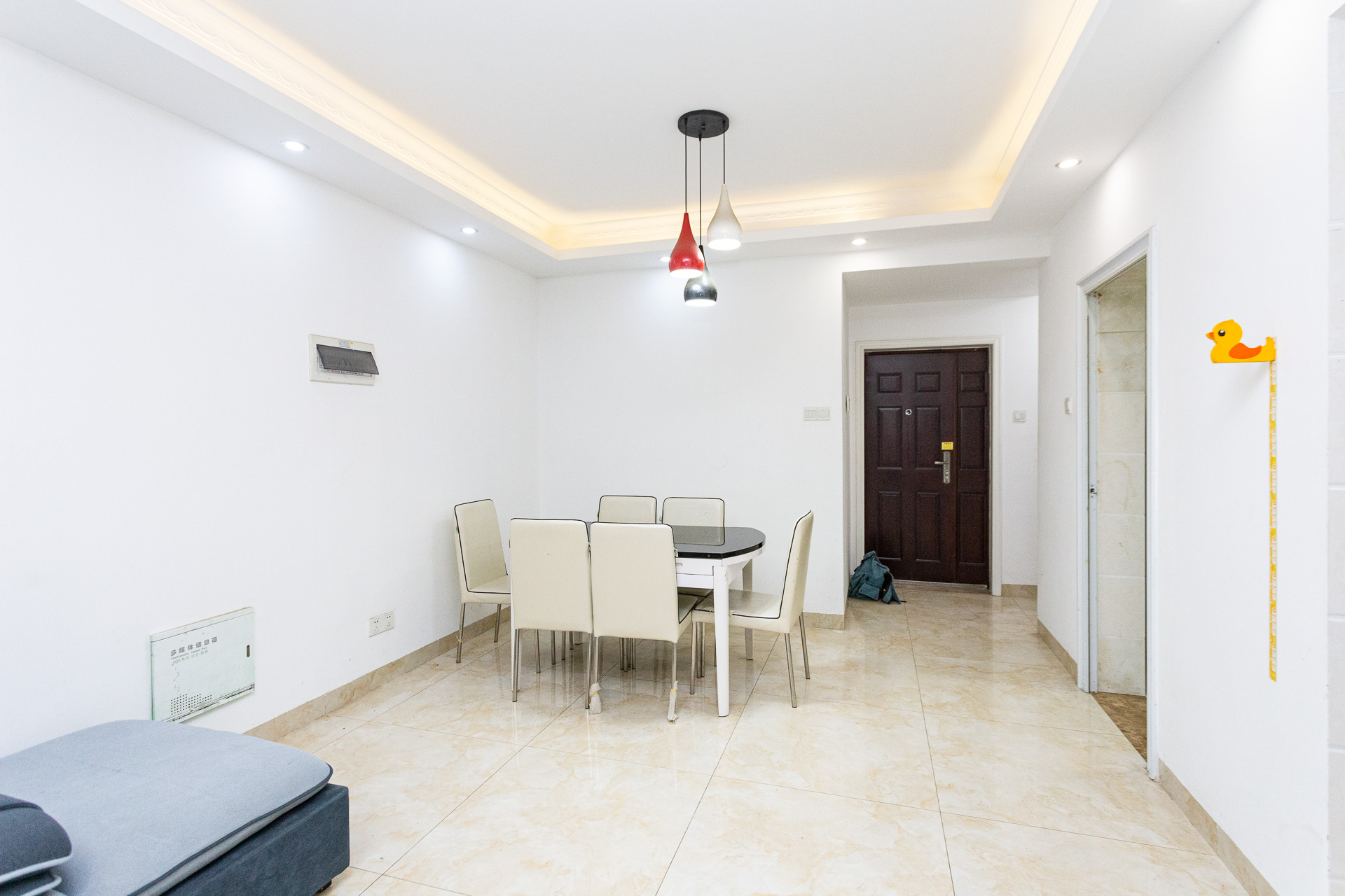 明发国际城 2室2厅1卫 80.0万 明发国际城 2室2厅1卫 80.0万客厅