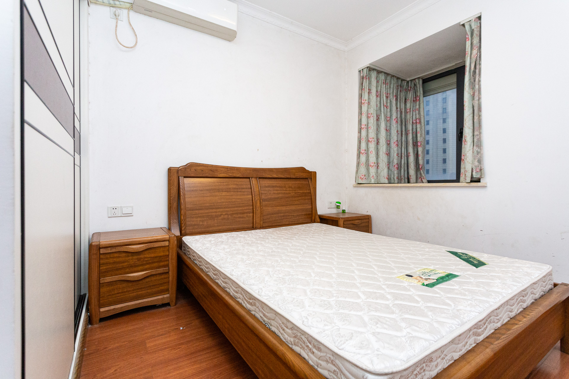 明发国际城 2室2厅1卫 80.0万 明发国际城 2室2厅1卫 80.0万卧室