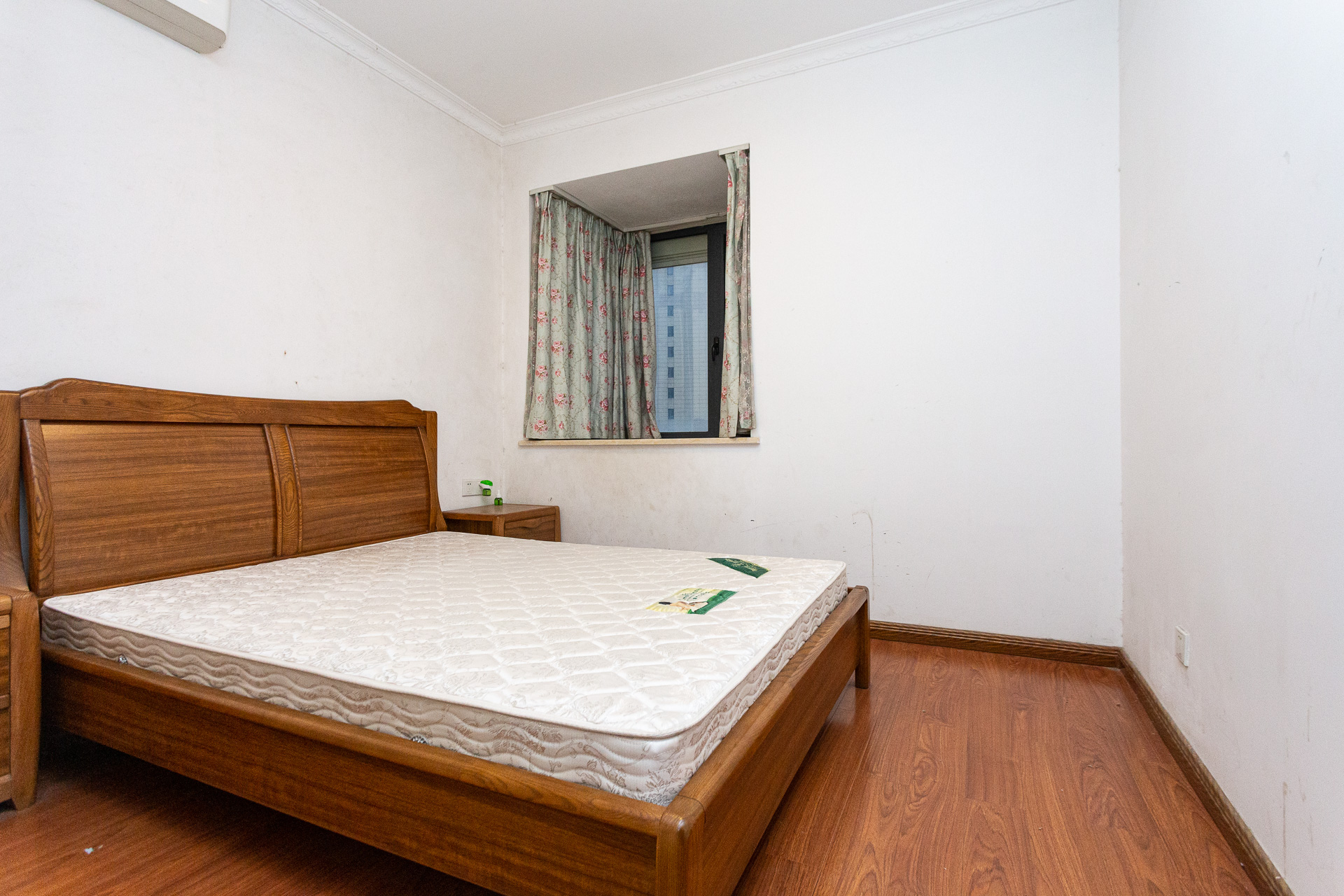 明发国际城 2室2厅1卫 80.0万 明发国际城 2室2厅1卫 80.0万卧室