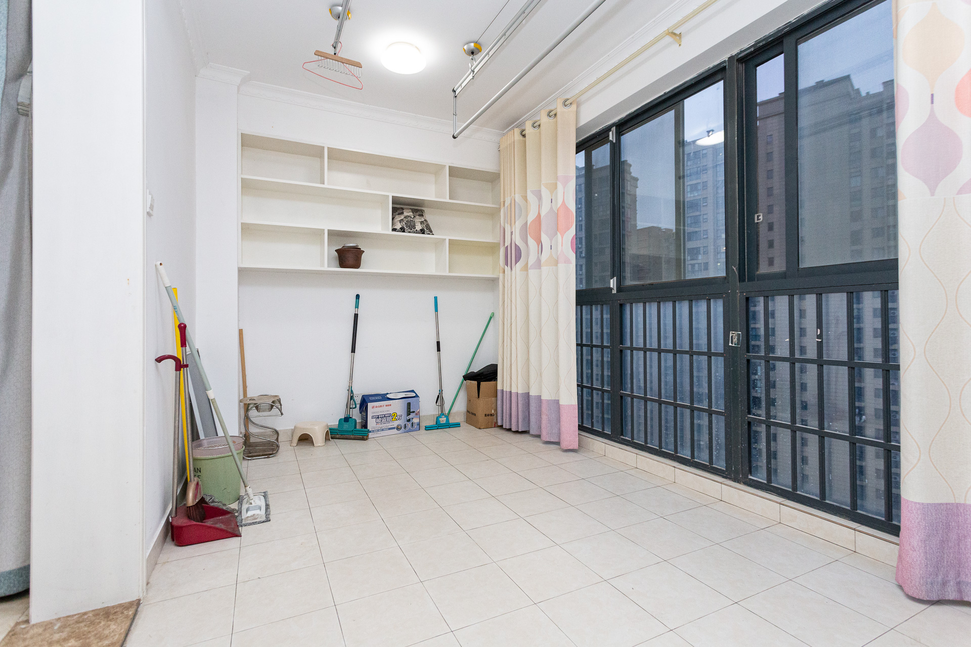 明发国际城 2室2厅1卫 80.0万 明发国际城 2室2厅1卫 80.0万阳台