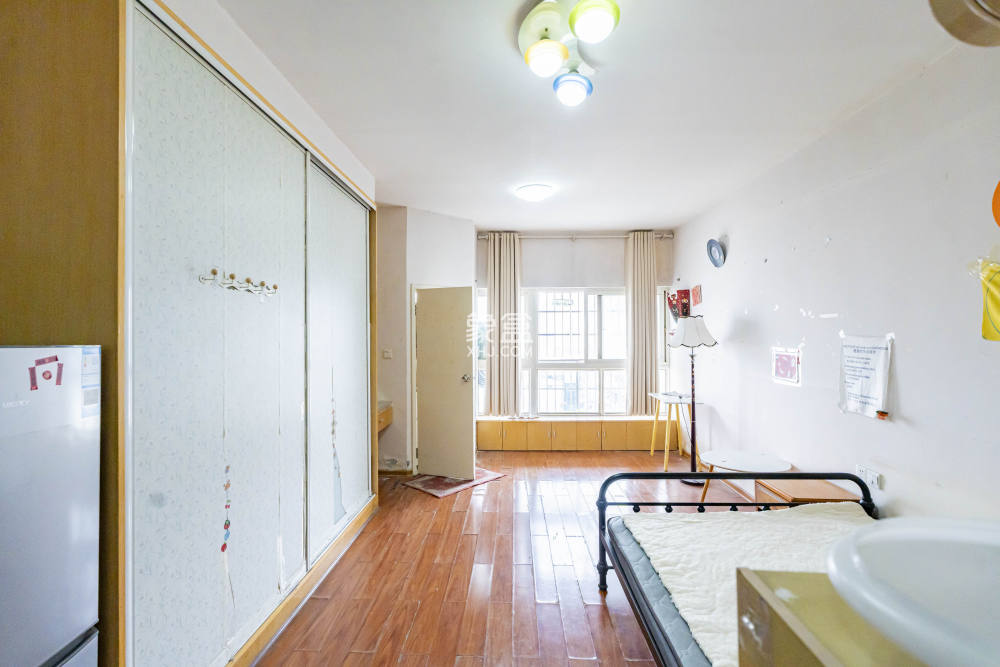伍家岭生活广场  1室1厅1卫   24.50万