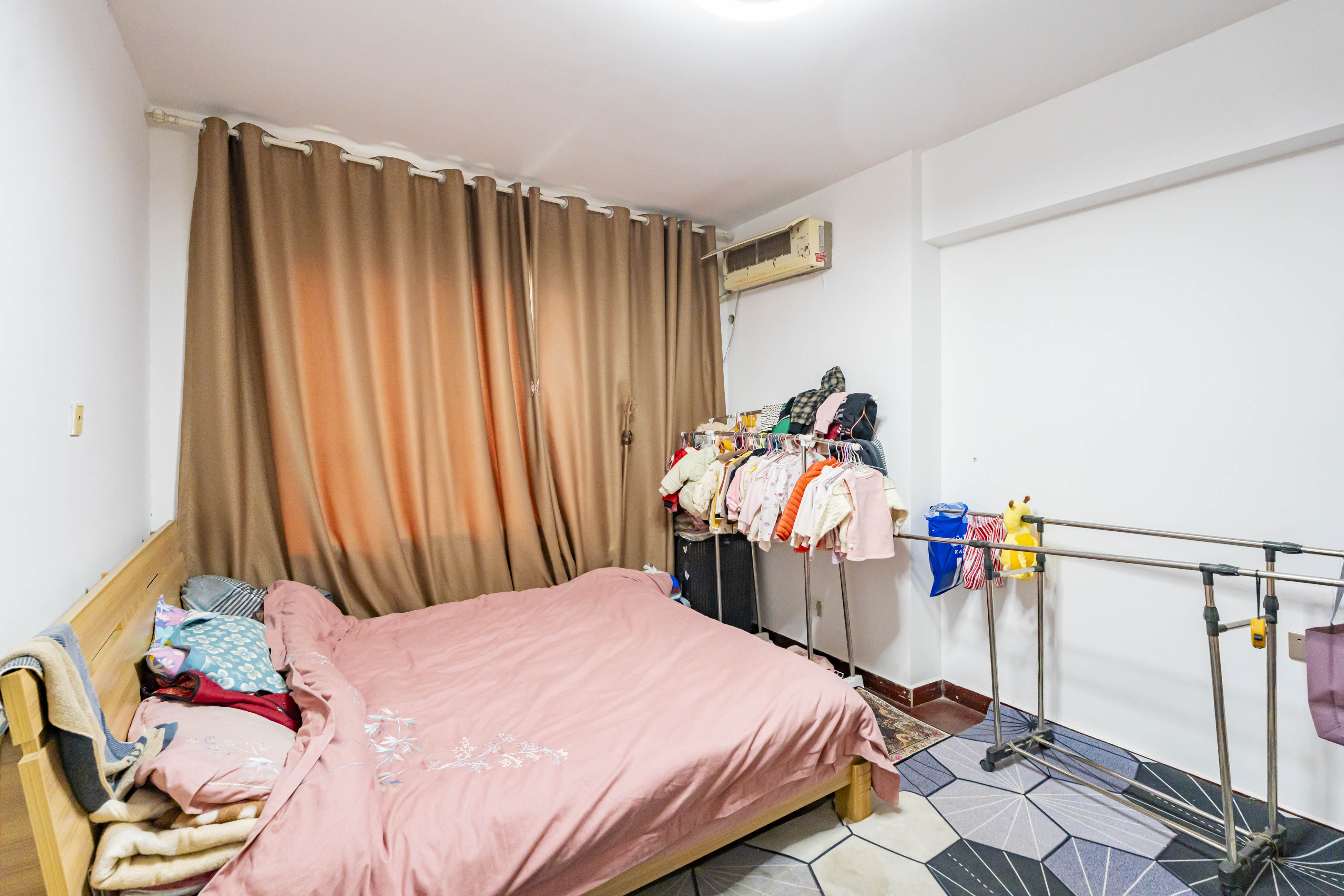 华盛新外滩  2室2厅1卫    103.0万 华盛新外滩  2室2厅1卫    103.0万卧室