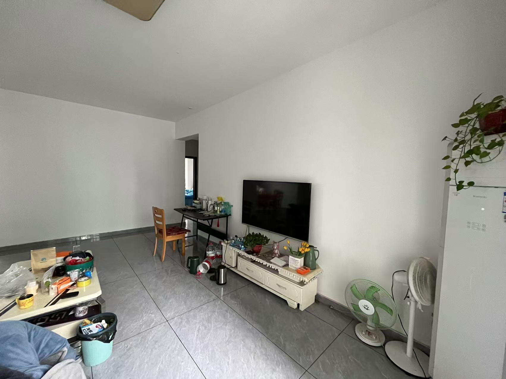 银港水晶城  3室2厅2卫   2800.00元/月室内图