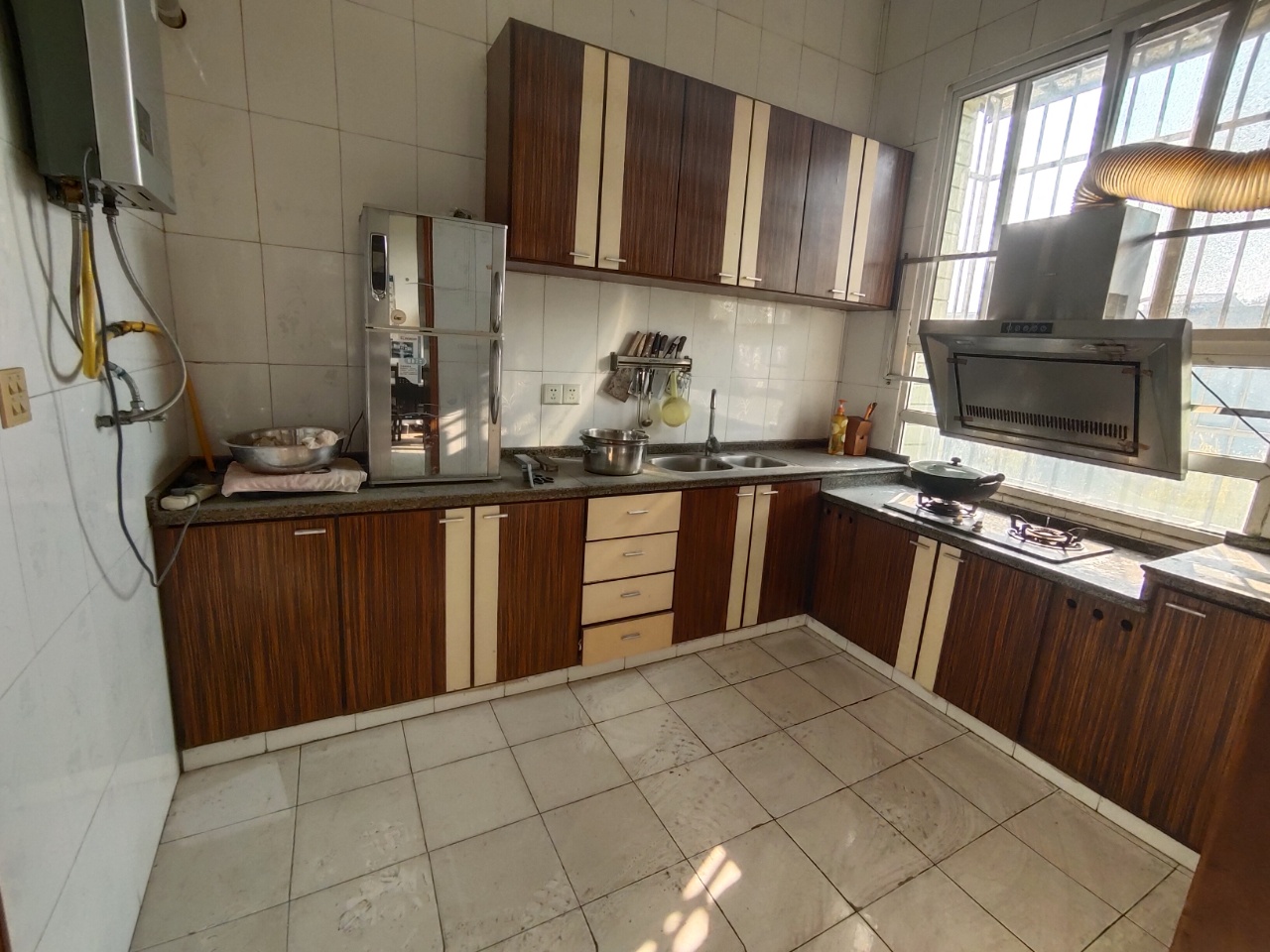 天鹅花园别墅区 3室2厅1卫 46.0万 天鹅花园别墅区 3室2厅1卫 46.0万室内图