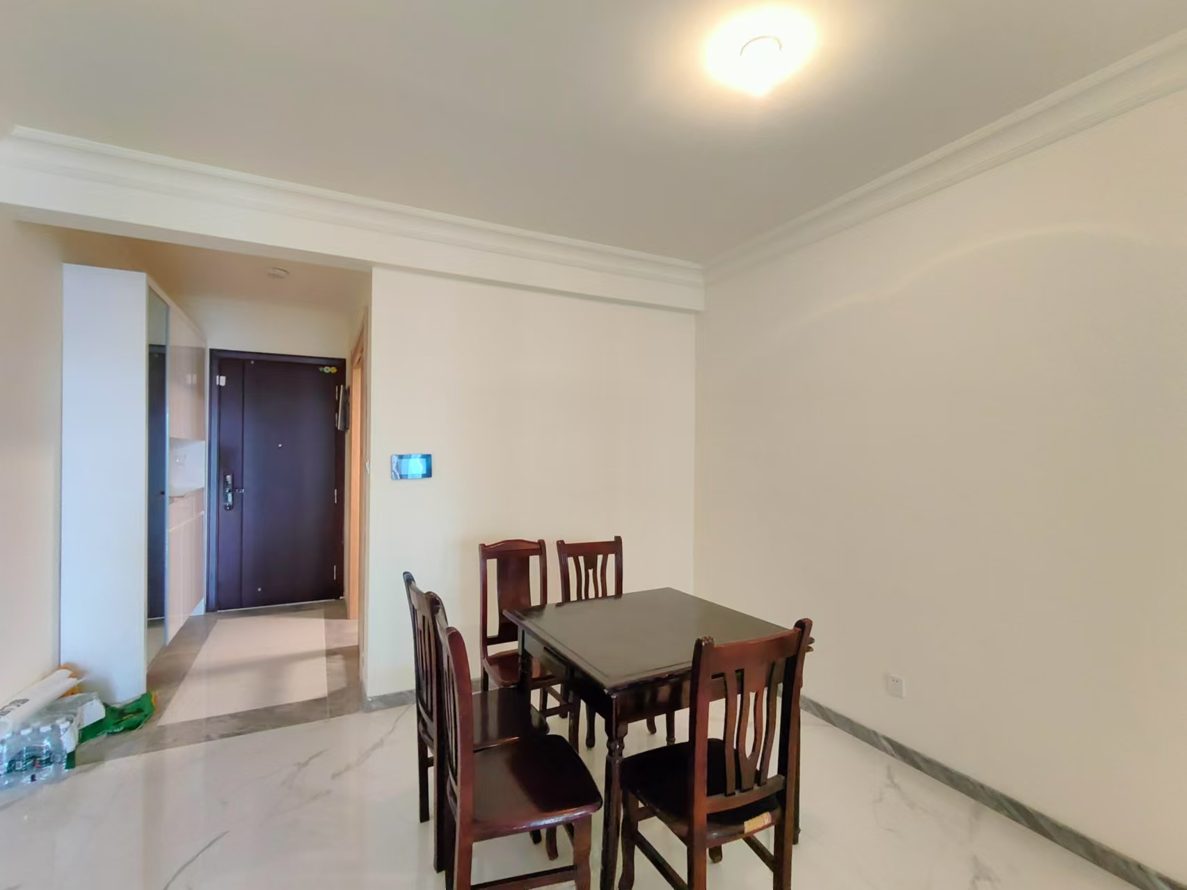 华耀碧桂园十里江湾誉峯 3室2厅2卫 2200.0元/月 华耀碧桂园十里江湾誉峯 3室2厅2卫 2200.0元/月室内图