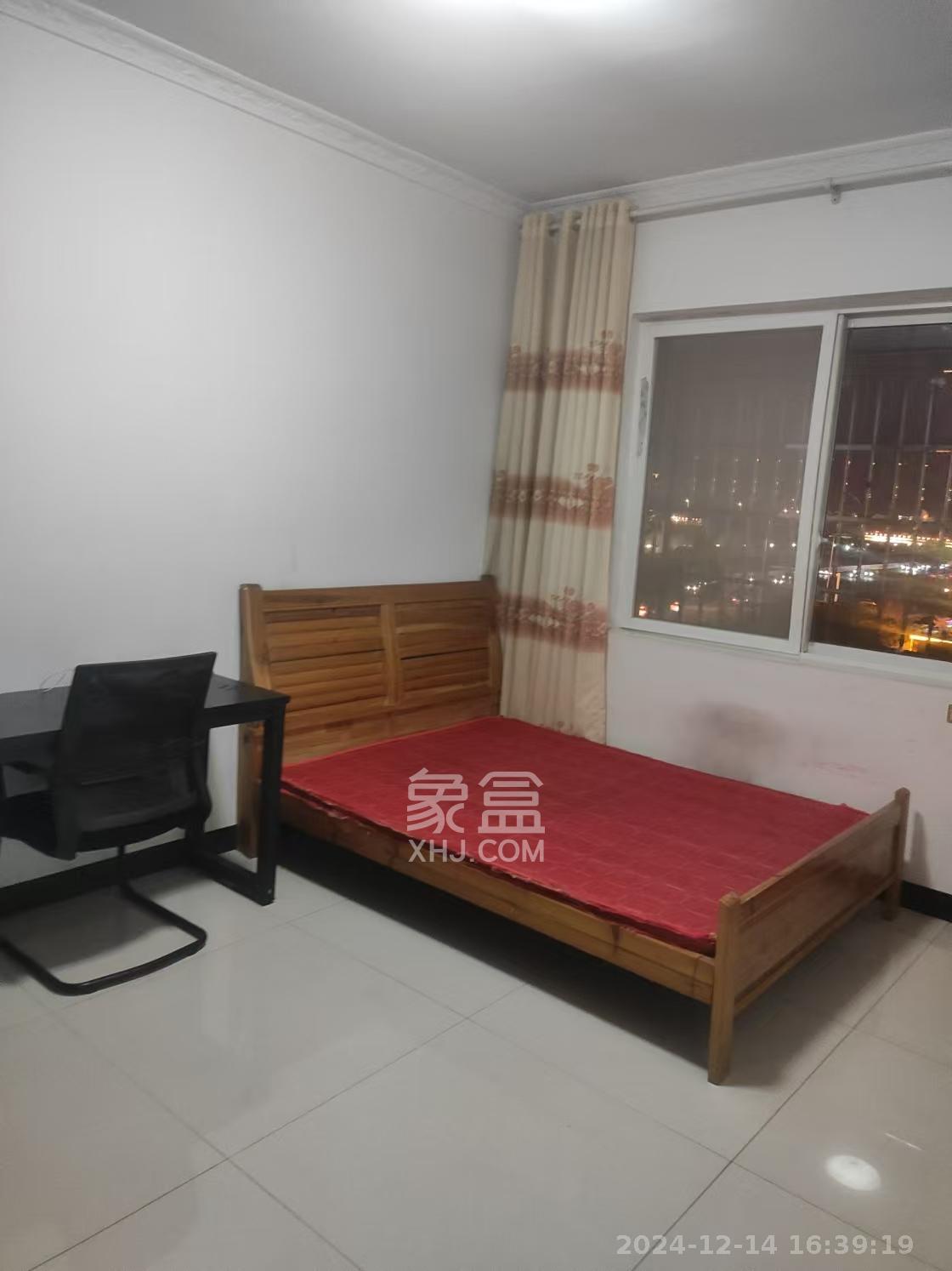 靳江小区 2室2厅1卫 1600.0元/月 靳江小区 2室2厅1卫 1600.0元/月室内图