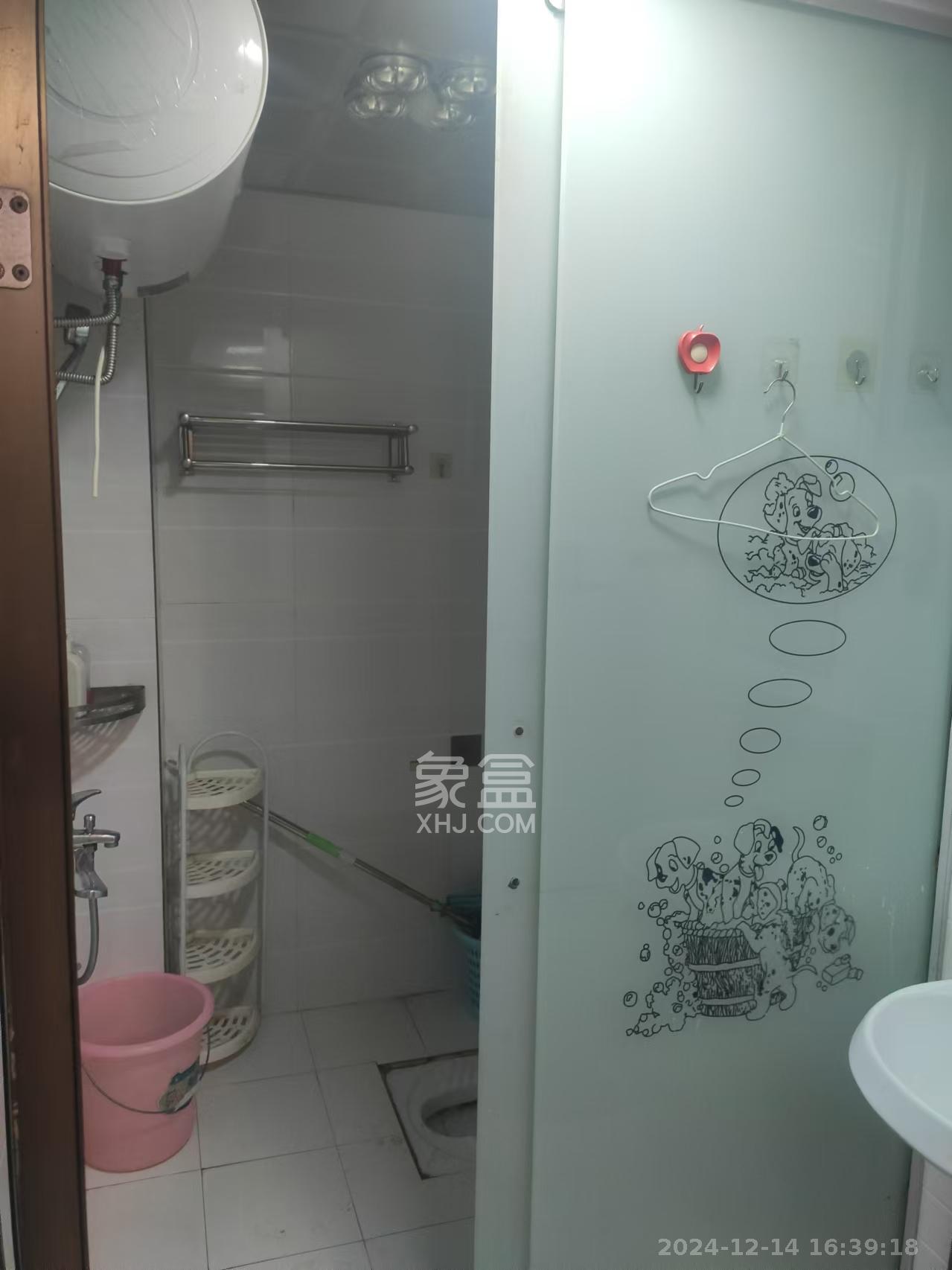 靳江小区 2室2厅1卫 1600.0元/月 靳江小区 2室2厅1卫 1600.0元/月室内图