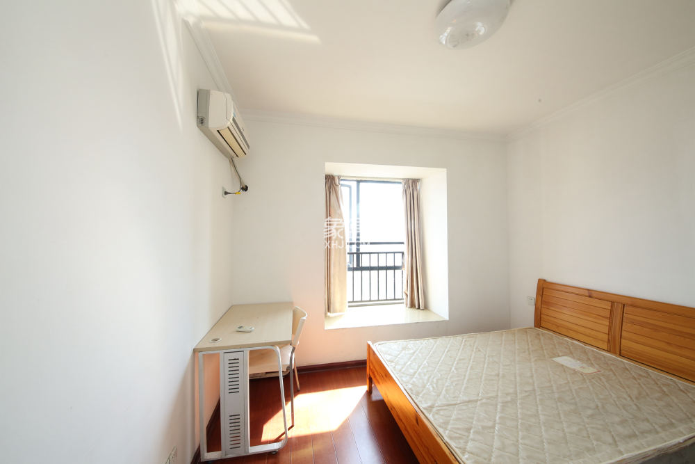 山水华景 3室2厅1卫 2700.0元/月 山水华景 3室2厅1卫 2700.0元/月室内图