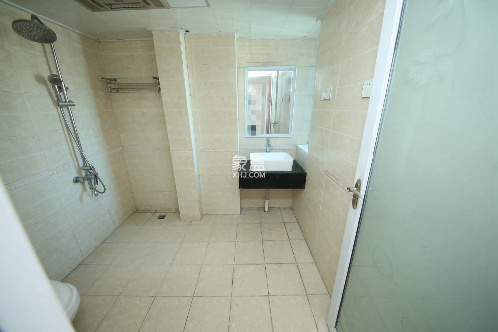 山水华景 3室2厅1卫 2700.0元/月 山水华景 3室2厅1卫 2700.0元/月室内图