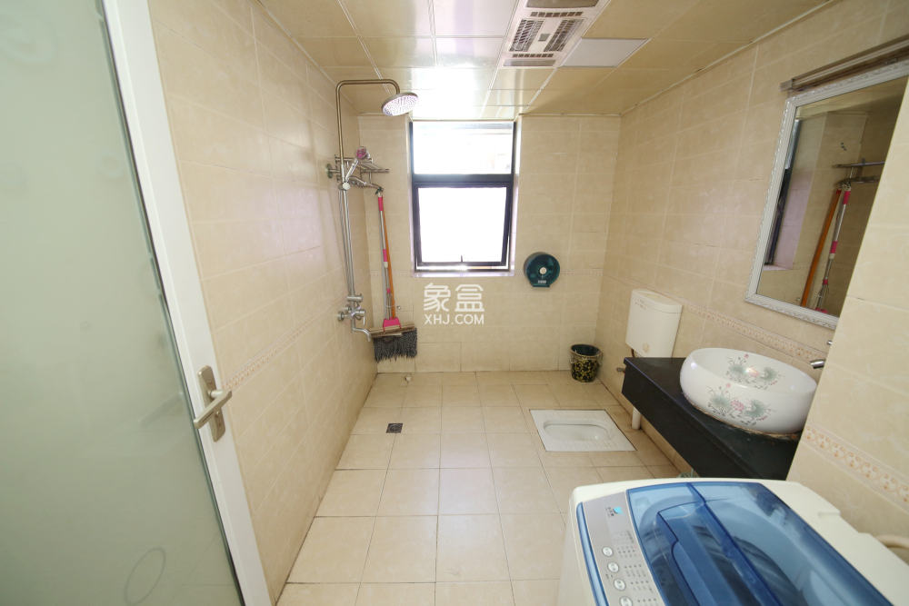 山水华景 3室2厅1卫 2700.0元/月 山水华景 3室2厅1卫 2700.0元/月室内图