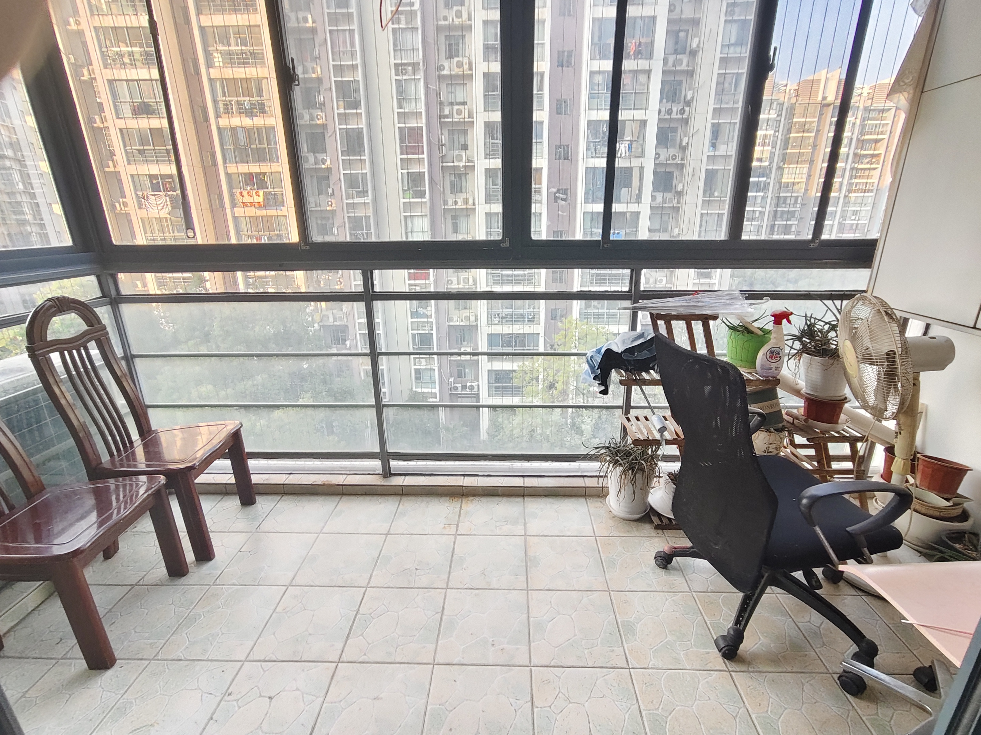 银港水晶城  3室2厅2卫   2600.00元/月室内图