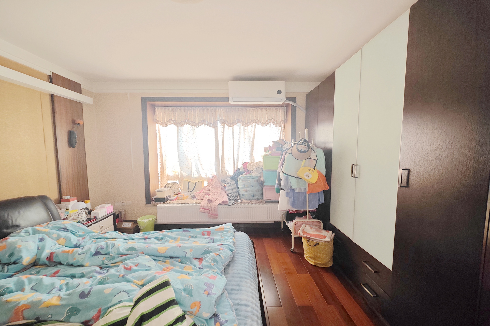 鑫天花园  3室2厅1卫   72.00万卧室