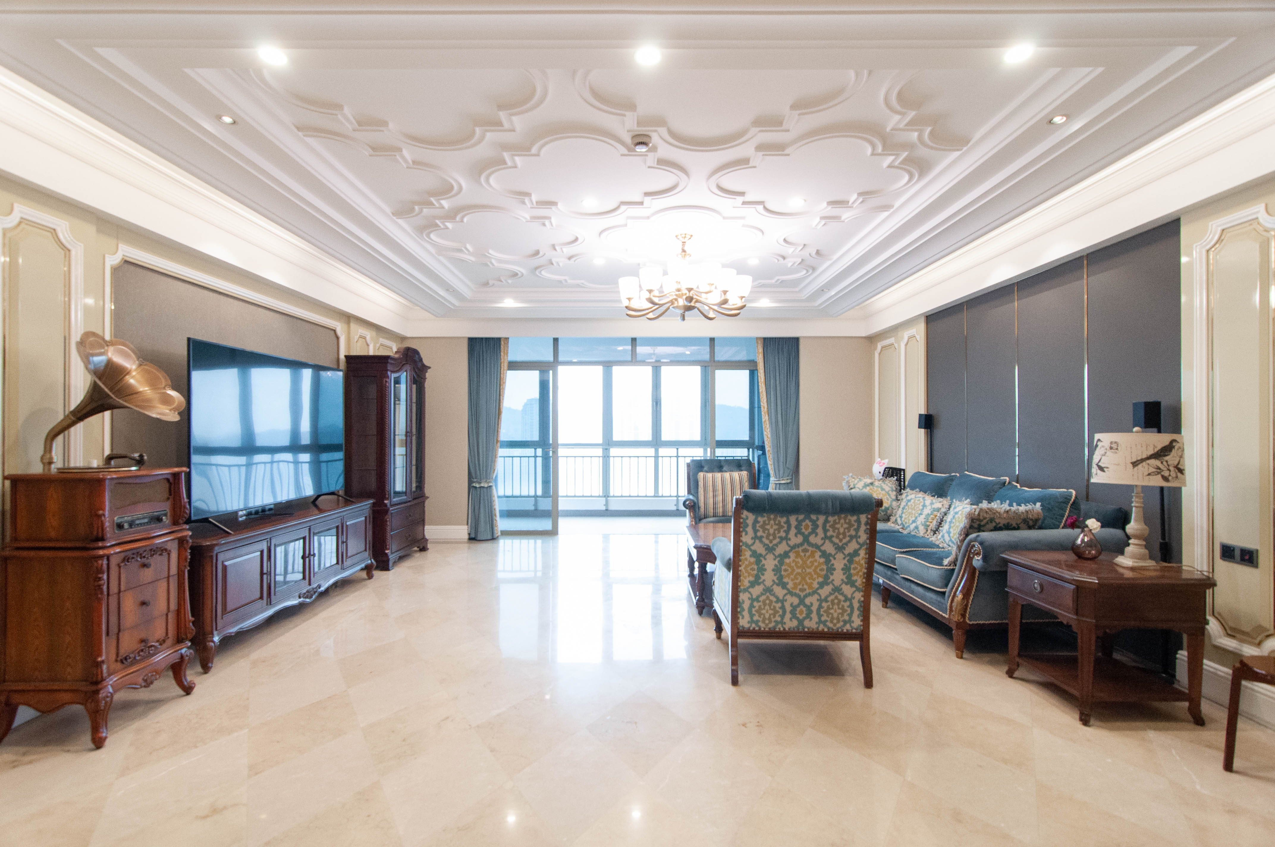 梅溪湖金茂府(金茂广场)(金茂览秀城) 4室2厅4卫 980.0万 梅溪湖金茂府(金茂广场)(金茂览秀城) 4室2厅4卫 980.0万客厅