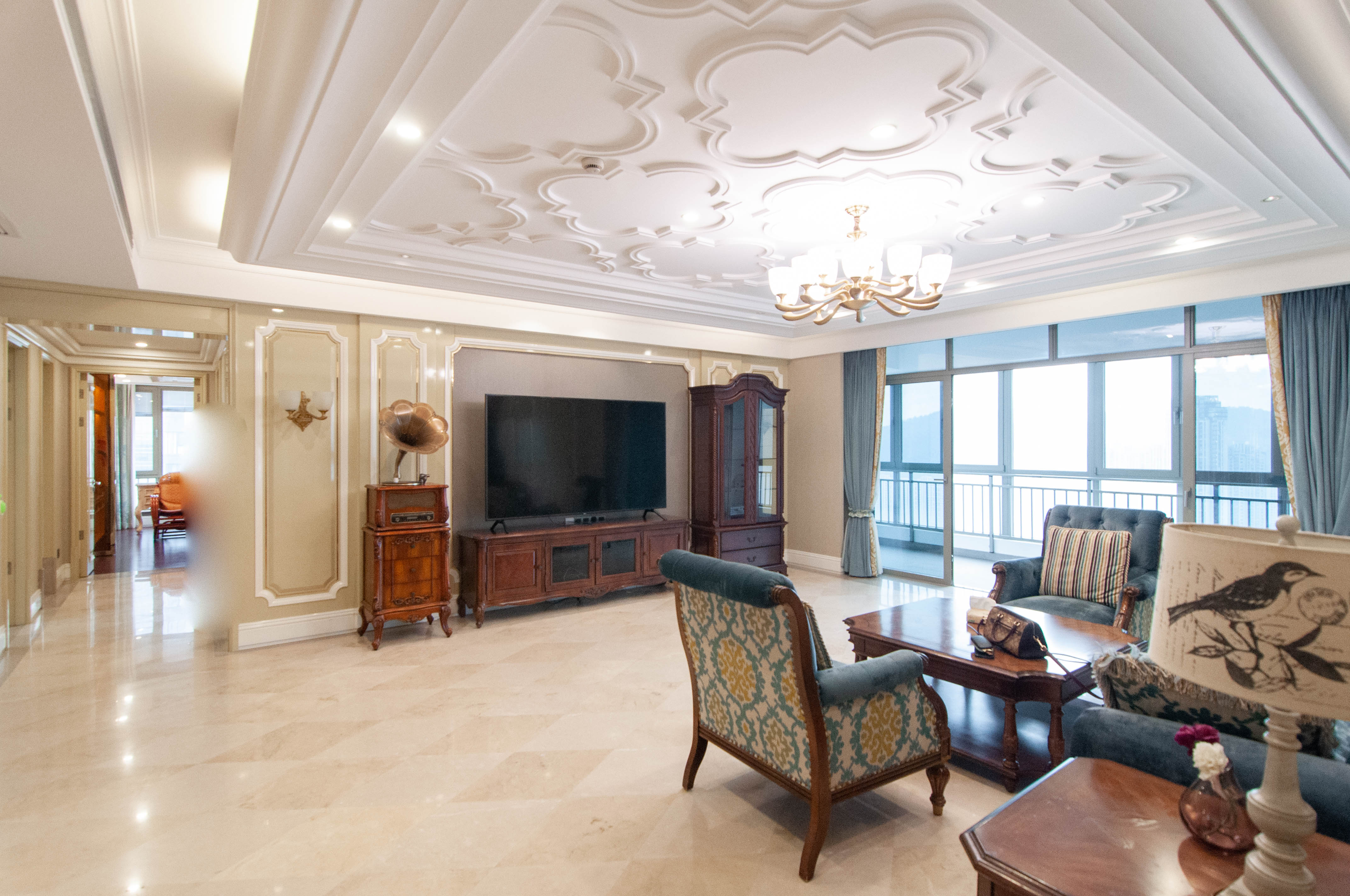 梅溪湖金茂府(金茂广场)(金茂览秀城) 4室2厅4卫 980.0万 梅溪湖金茂府(金茂广场)(金茂览秀城) 4室2厅4卫 980.0万客厅