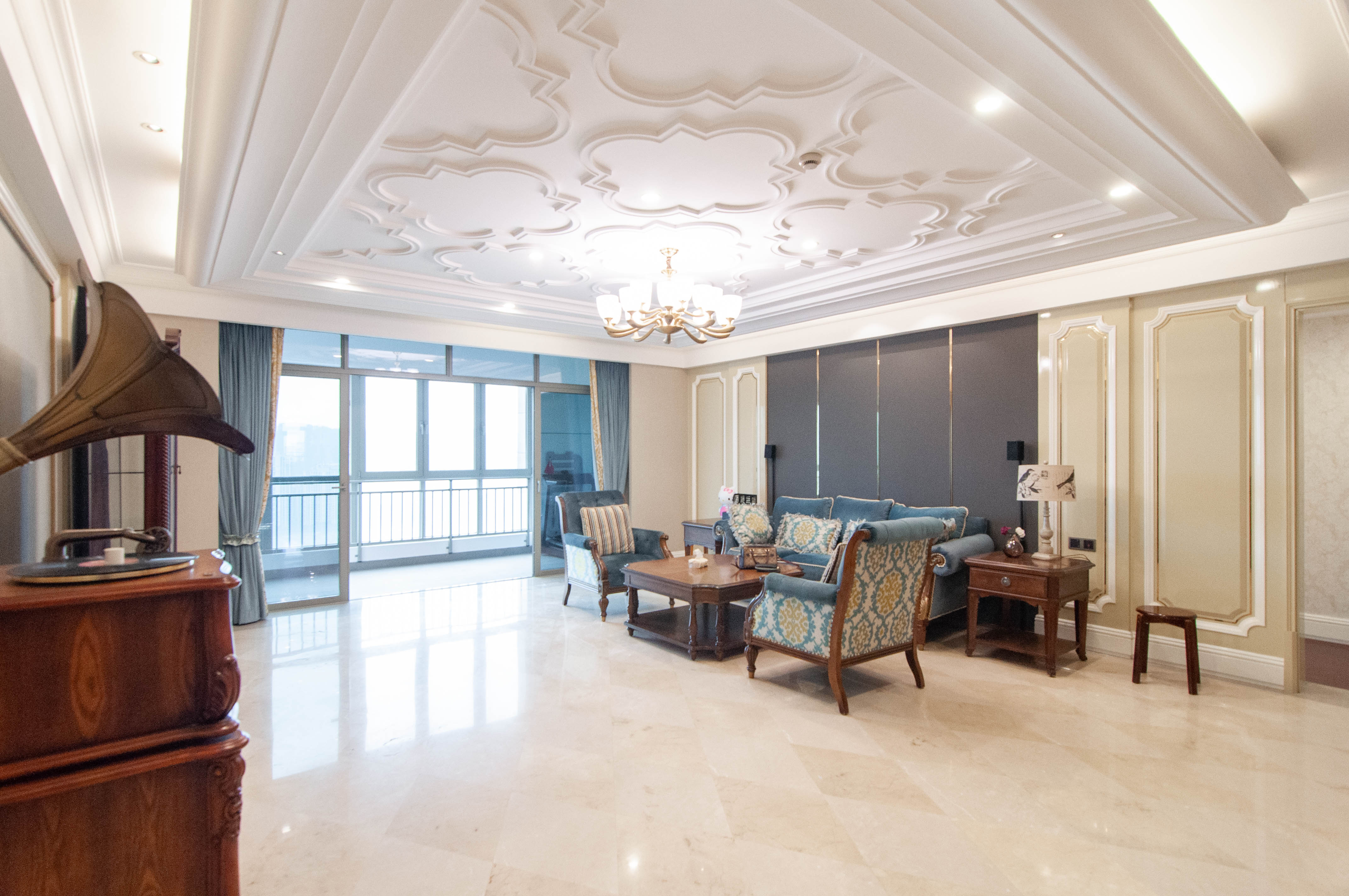 梅溪湖金茂府(金茂广场)(金茂览秀城) 4室2厅4卫 980.0万 梅溪湖金茂府(金茂广场)(金茂览秀城) 4室2厅4卫 980.0万客厅