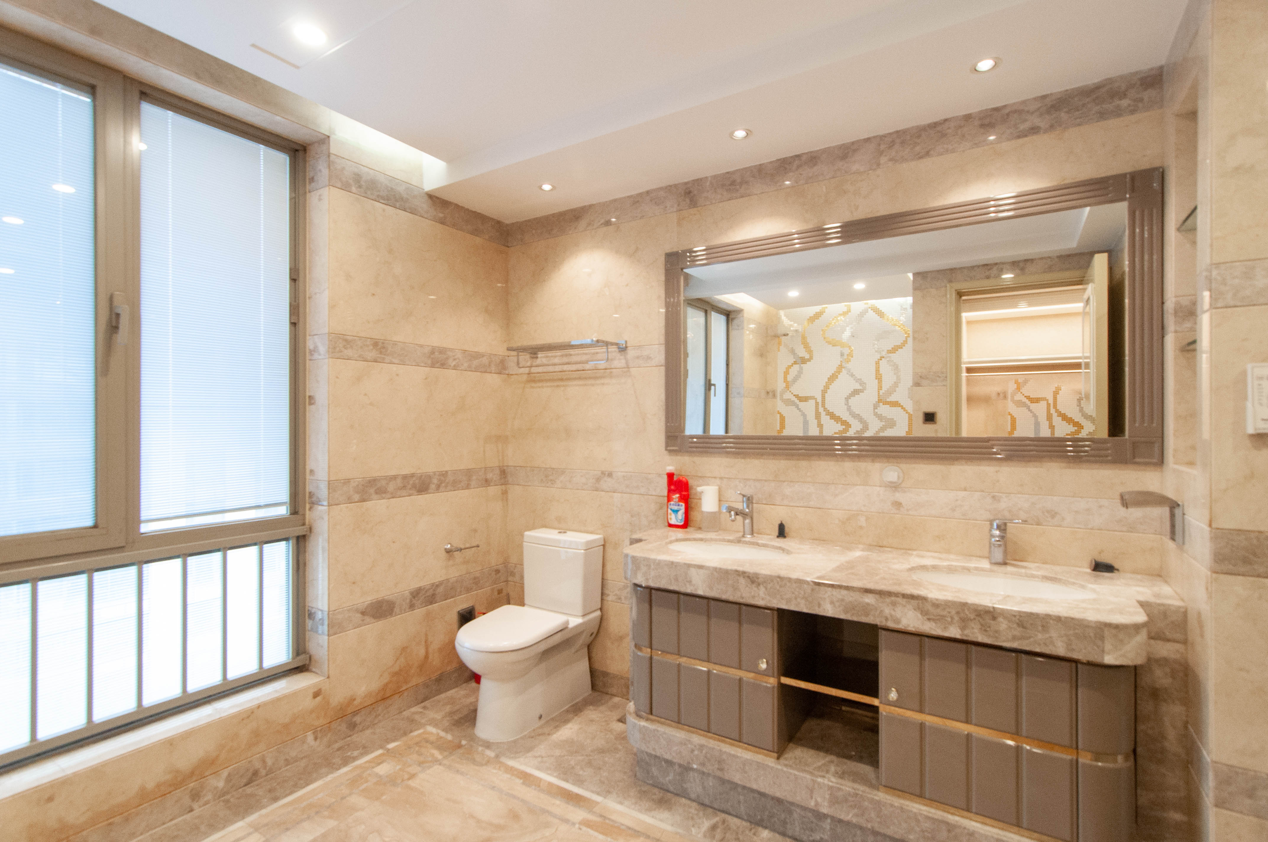 梅溪湖金茂府(金茂广场)(金茂览秀城) 4室2厅4卫 980.0万 梅溪湖金茂府(金茂广场)(金茂览秀城) 4室2厅4卫 980.0万卫生间