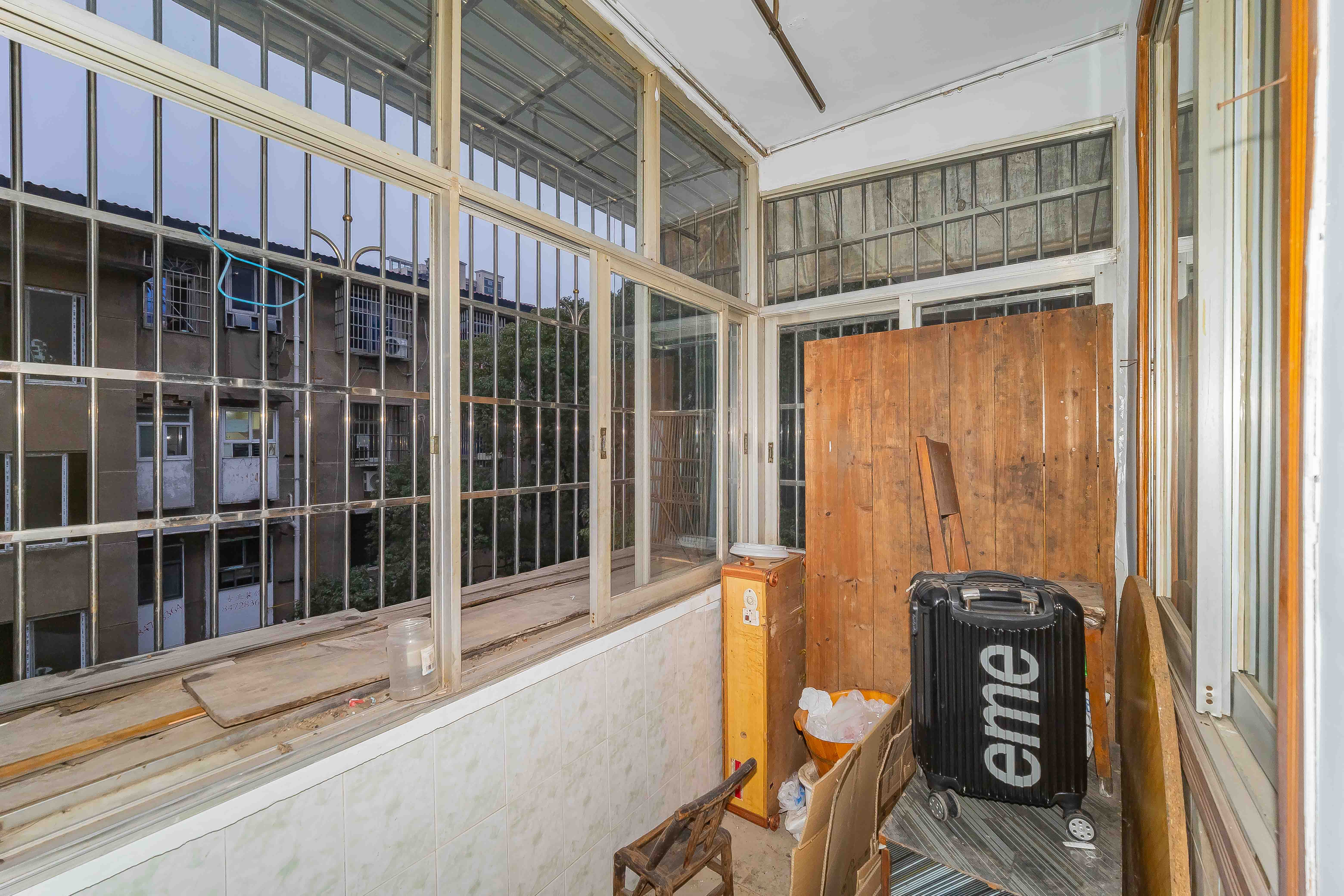 东瓜山一村  1室1厅1卫   30.00万其他