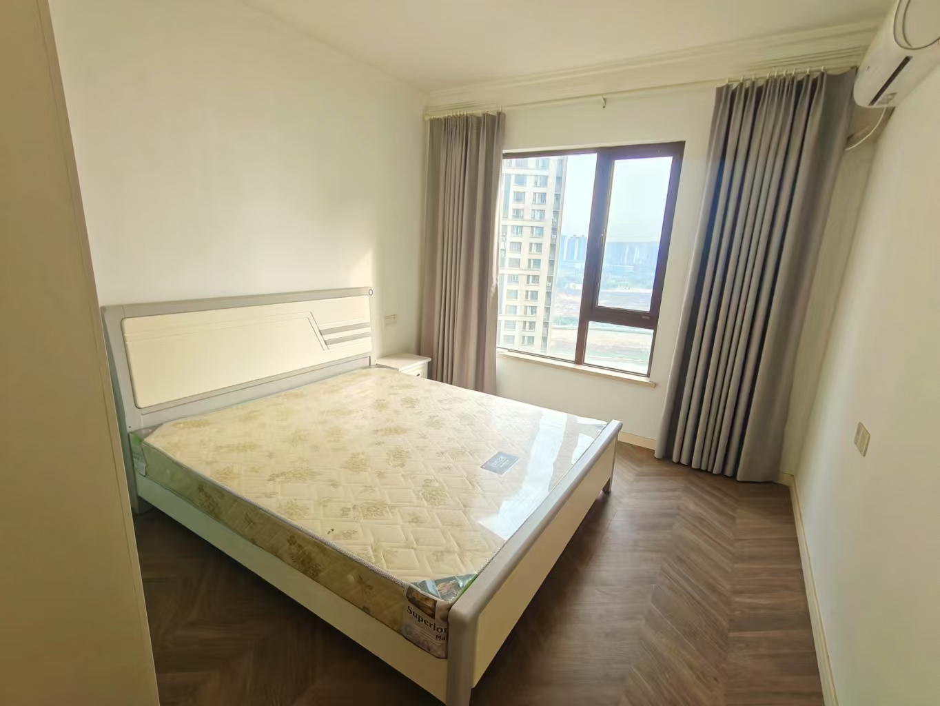 华润橡树湾 3室2厅1卫 2200.0元/月 华润橡树湾 3室2厅1卫 2200.0元/月室内图