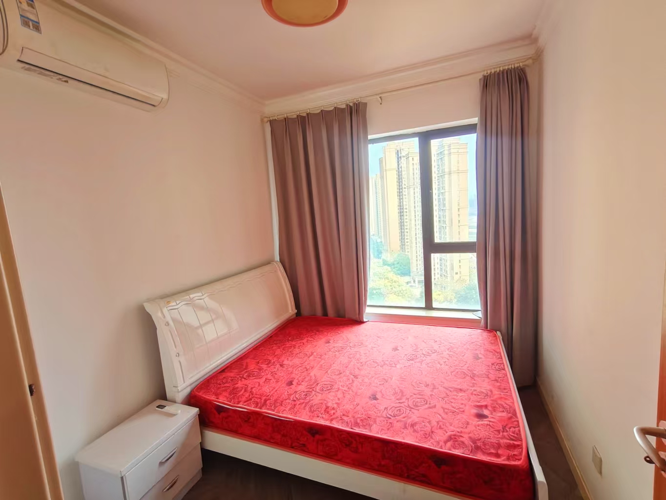 华润橡树湾 3室2厅1卫 2200.0元/月 华润橡树湾 3室2厅1卫 2200.0元/月室内图