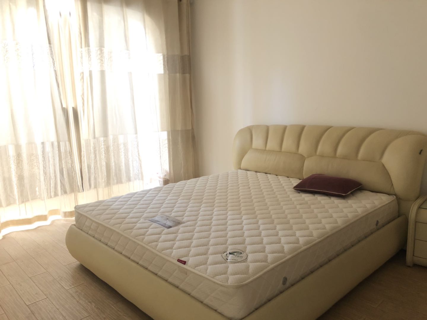 米兰春天 3室2厅1卫 1900.00元/月 米兰春天 3室2厅1卫 1900.00元/月室内图