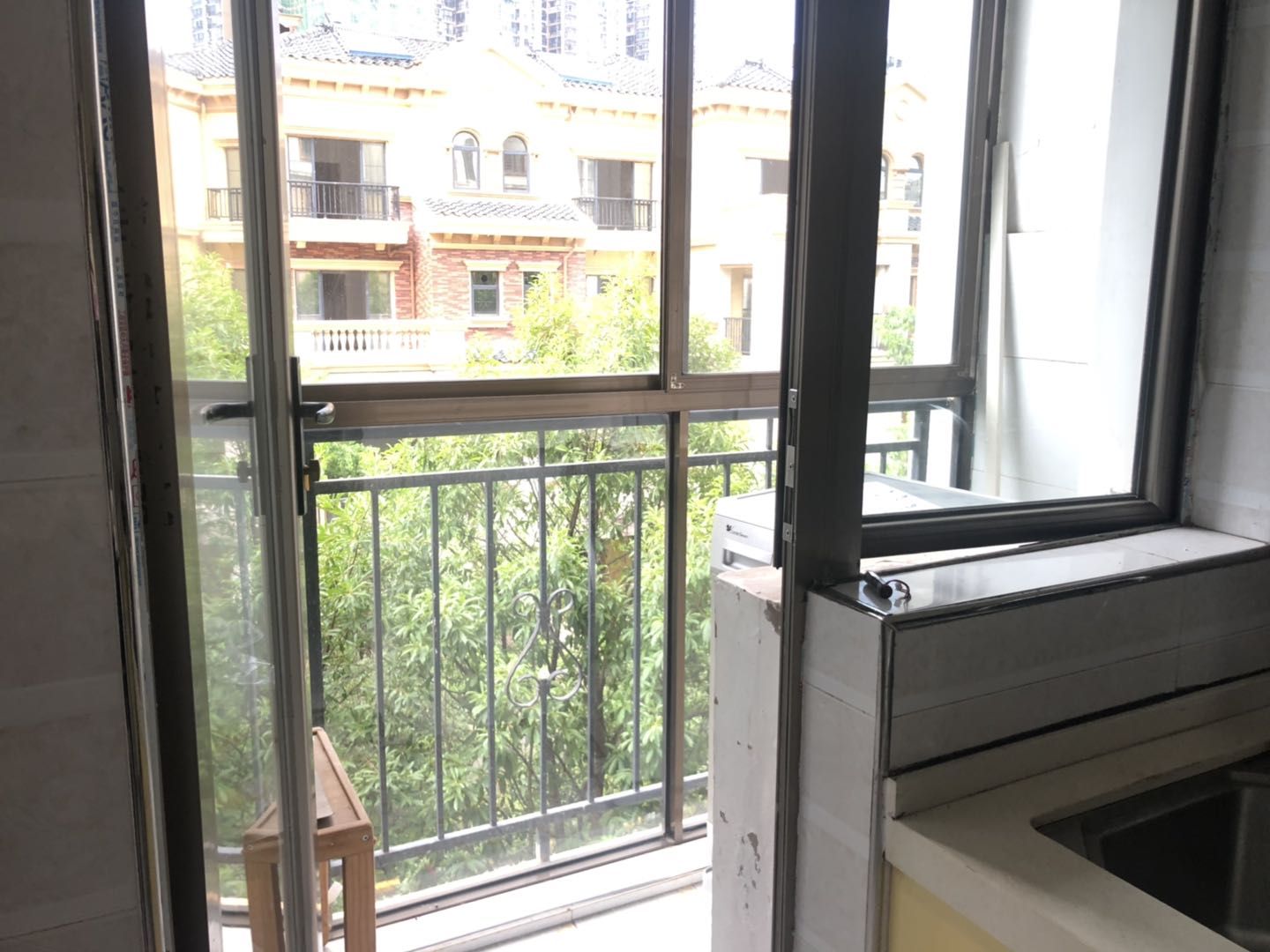 米兰春天 3室2厅1卫 1900.00元/月 米兰春天 3室2厅1卫 1900.00元/月室内图