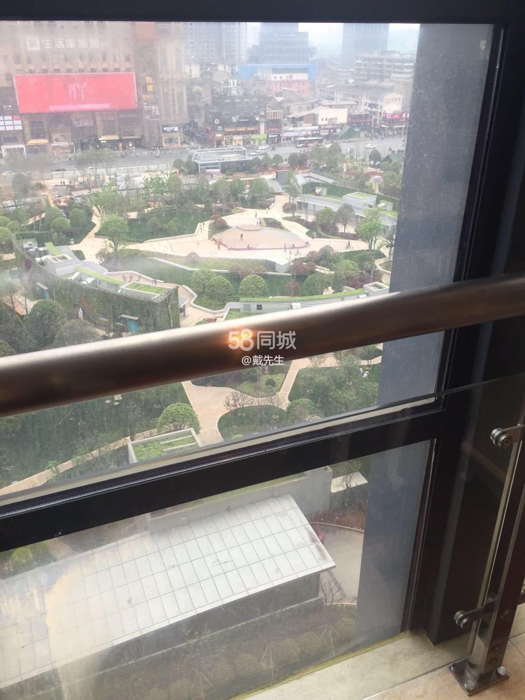 壹号公馆  1室1厅1卫    2300.0元/月室内图