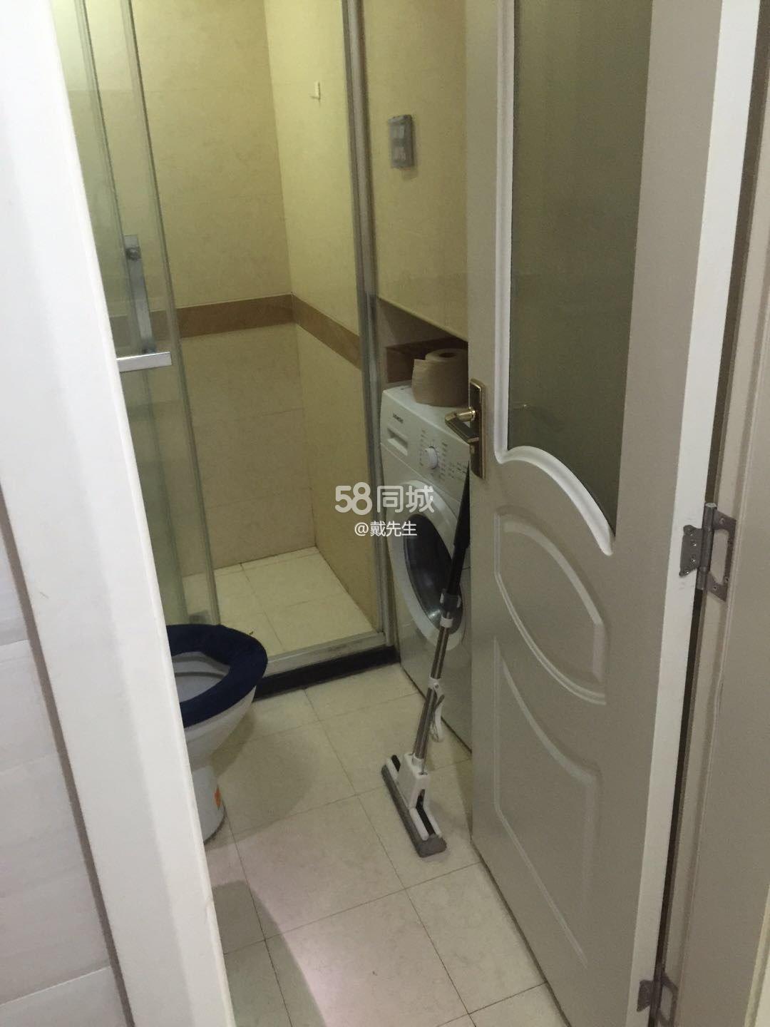 壹号公馆  1室1厅1卫    2300.0元/月室内图