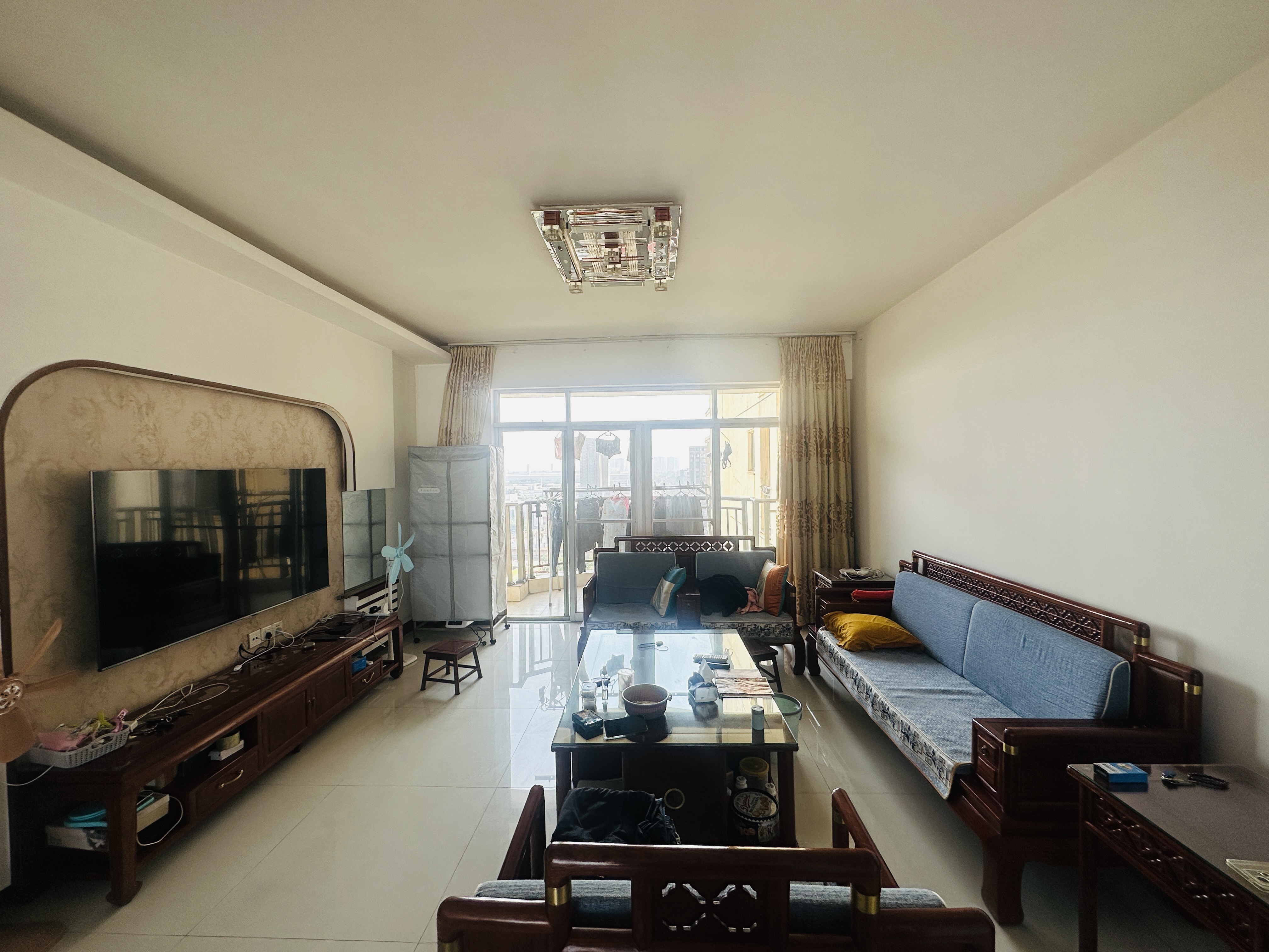 三叶铭豪 3室2厅2卫 165.0万 三叶铭豪 3室2厅2卫 165.0万客厅