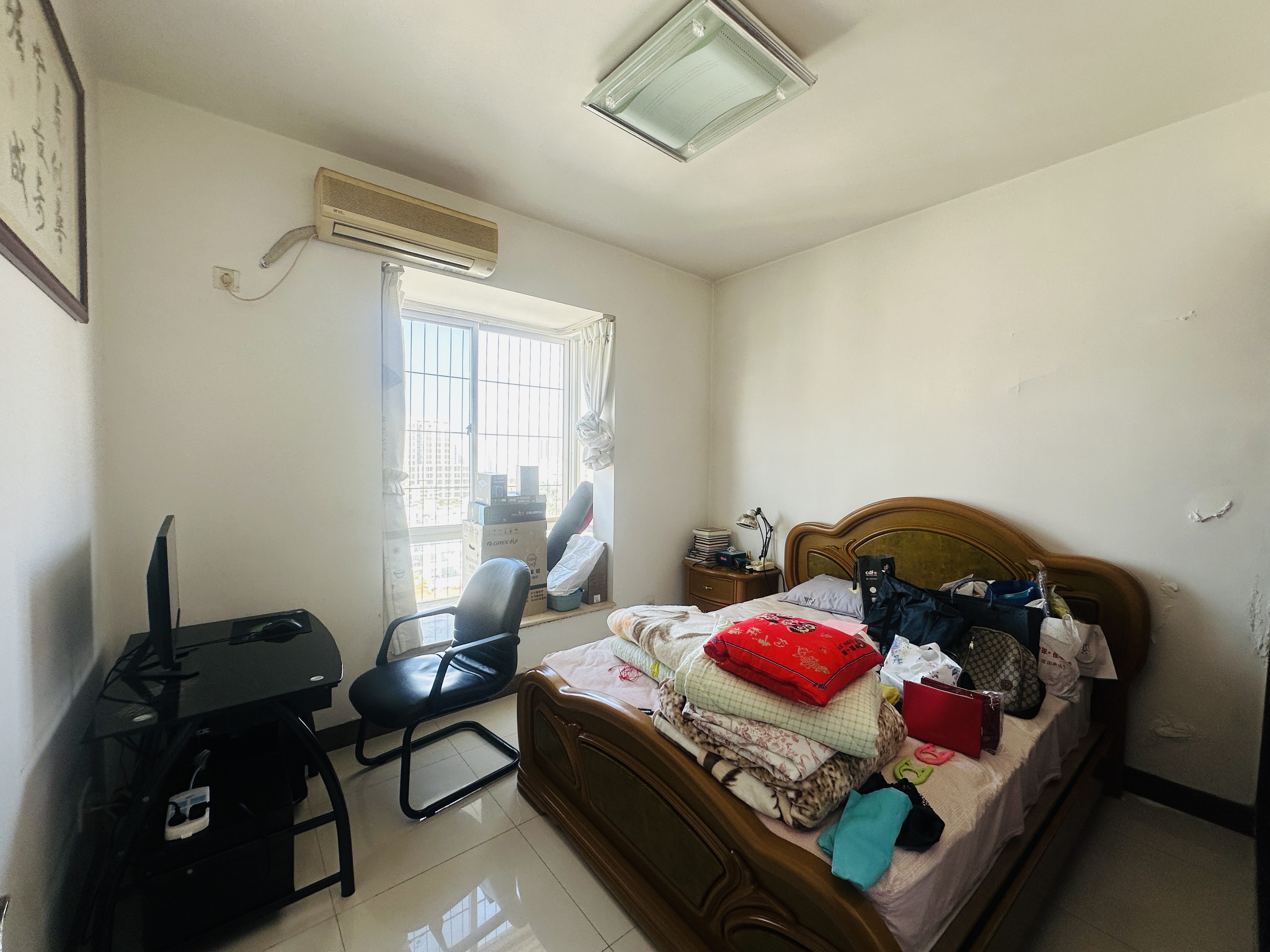 三叶铭豪 3室2厅2卫 165.0万 三叶铭豪 3室2厅2卫 165.0万卧室