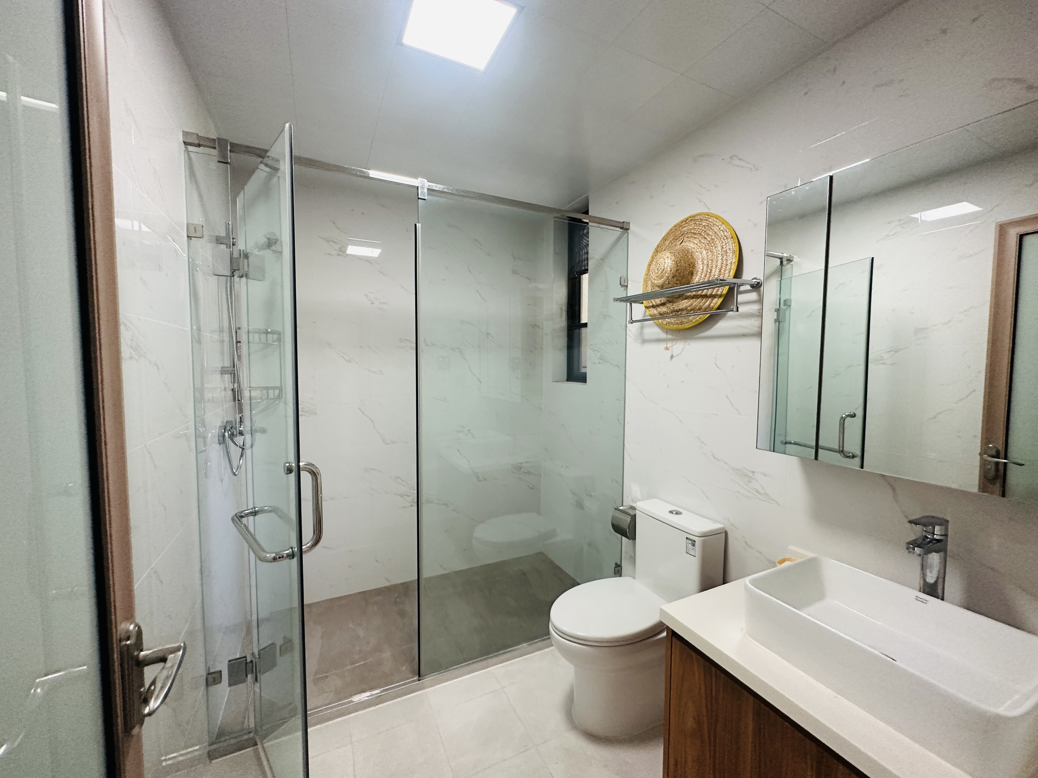 星华海岸城四期  3室2厅2卫    195.0万 星华海岸城四期  3室2厅2卫    195.0万卫生间